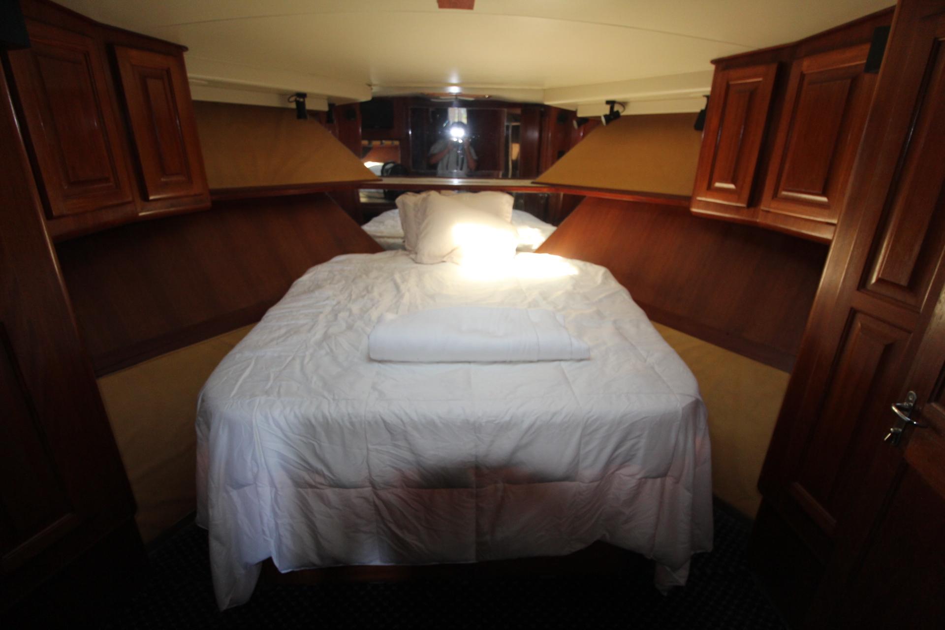 1990 Viking 57 Convertible Sun Rise l-Master Stateroom