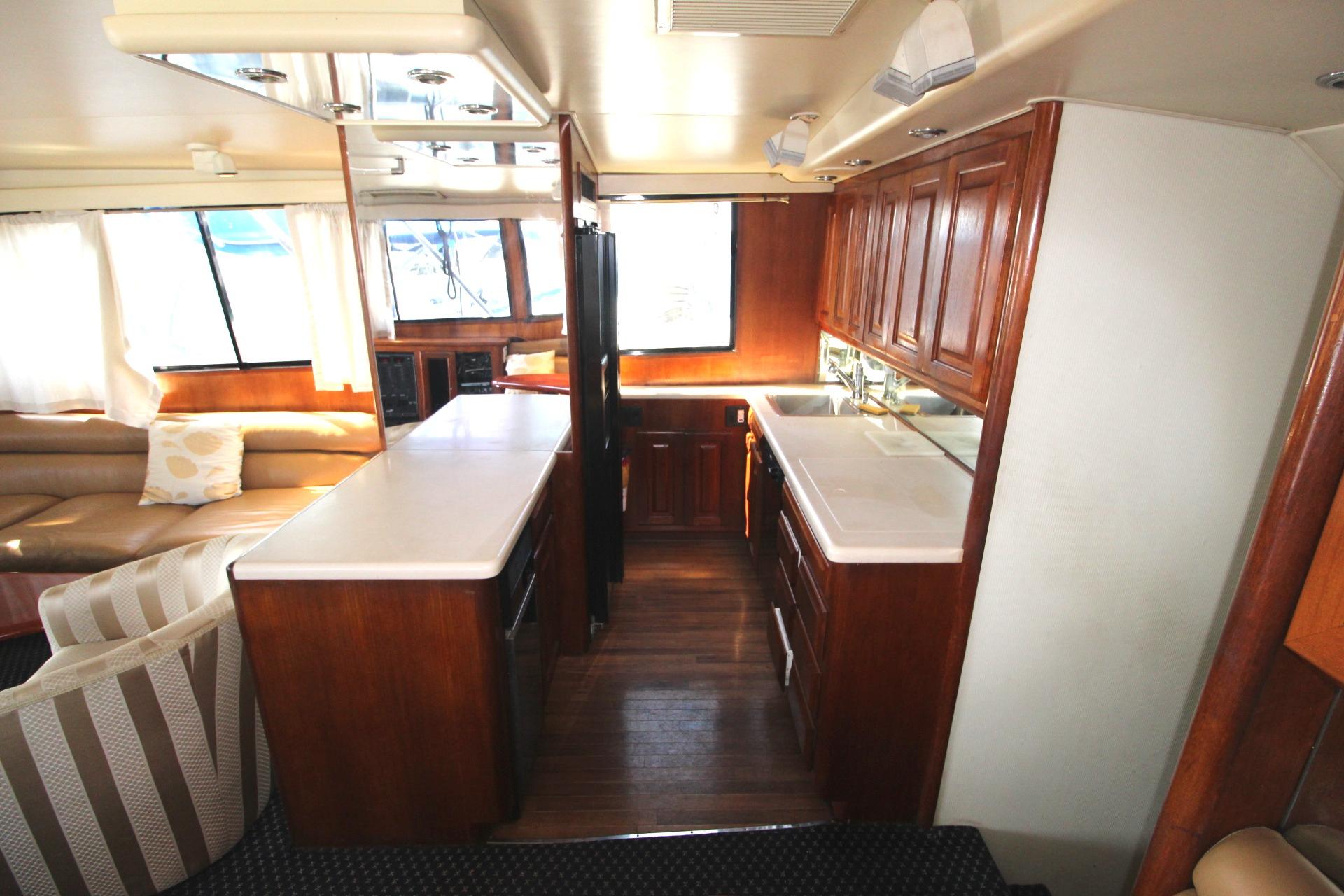 1990 Viking 57 Convertible Sun Rise l-Galley