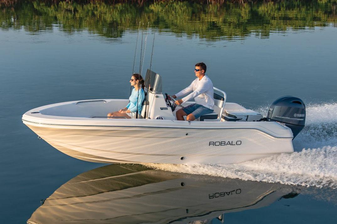 Robalo R160 Center Console 2025