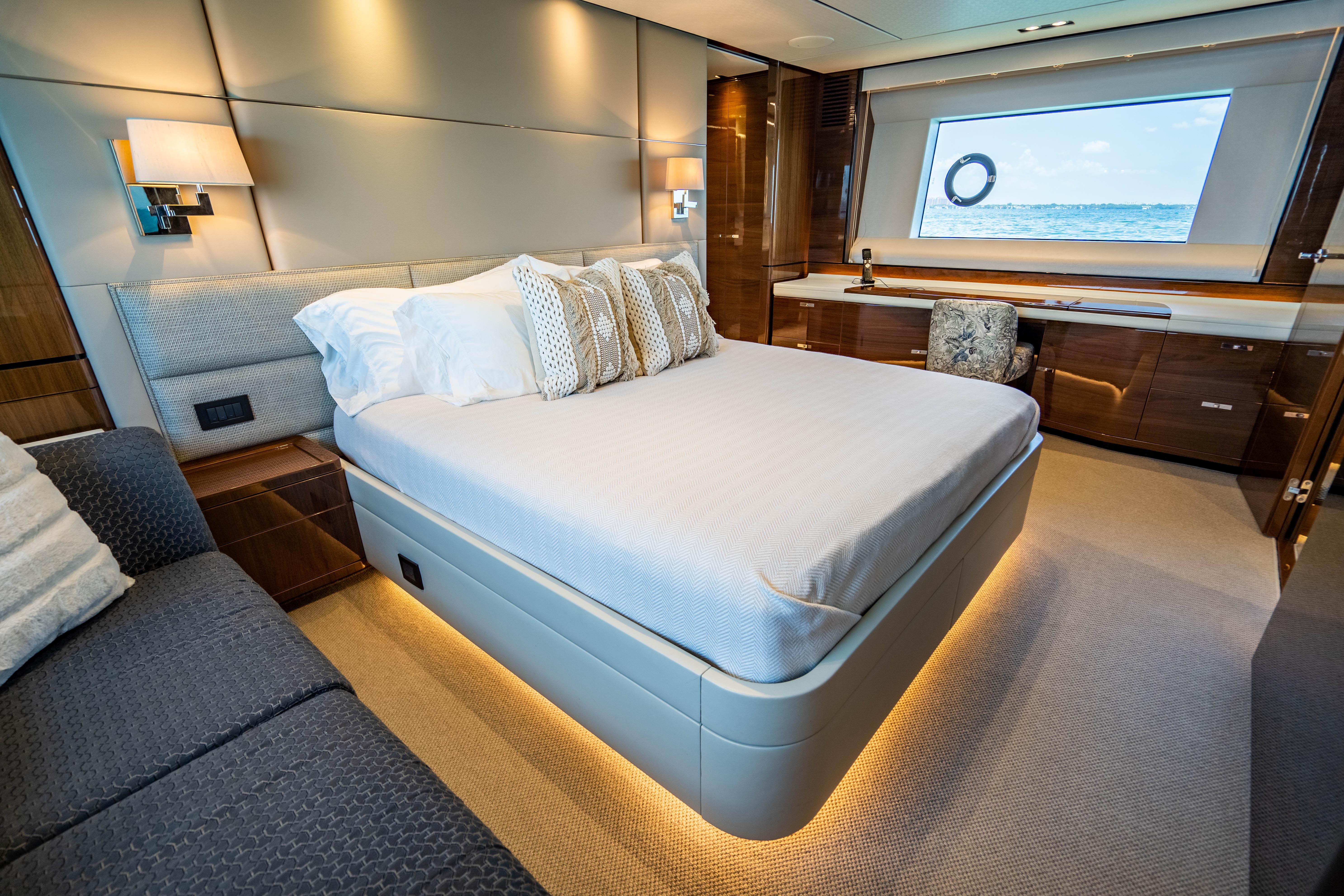 2018 Princess Yachts Y75 Motor Yacht