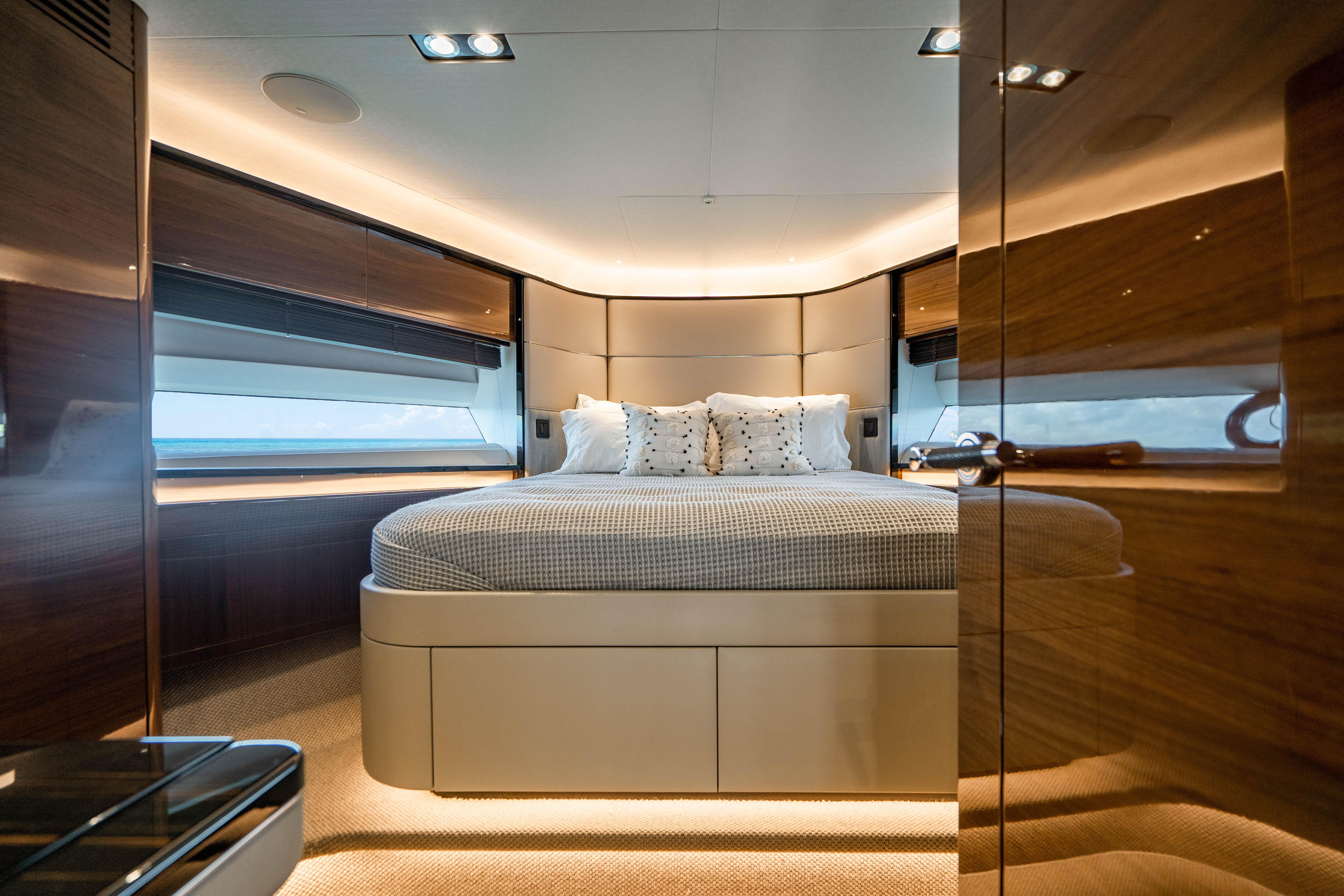 2018 Princess Yachts Y75 Motor Yacht