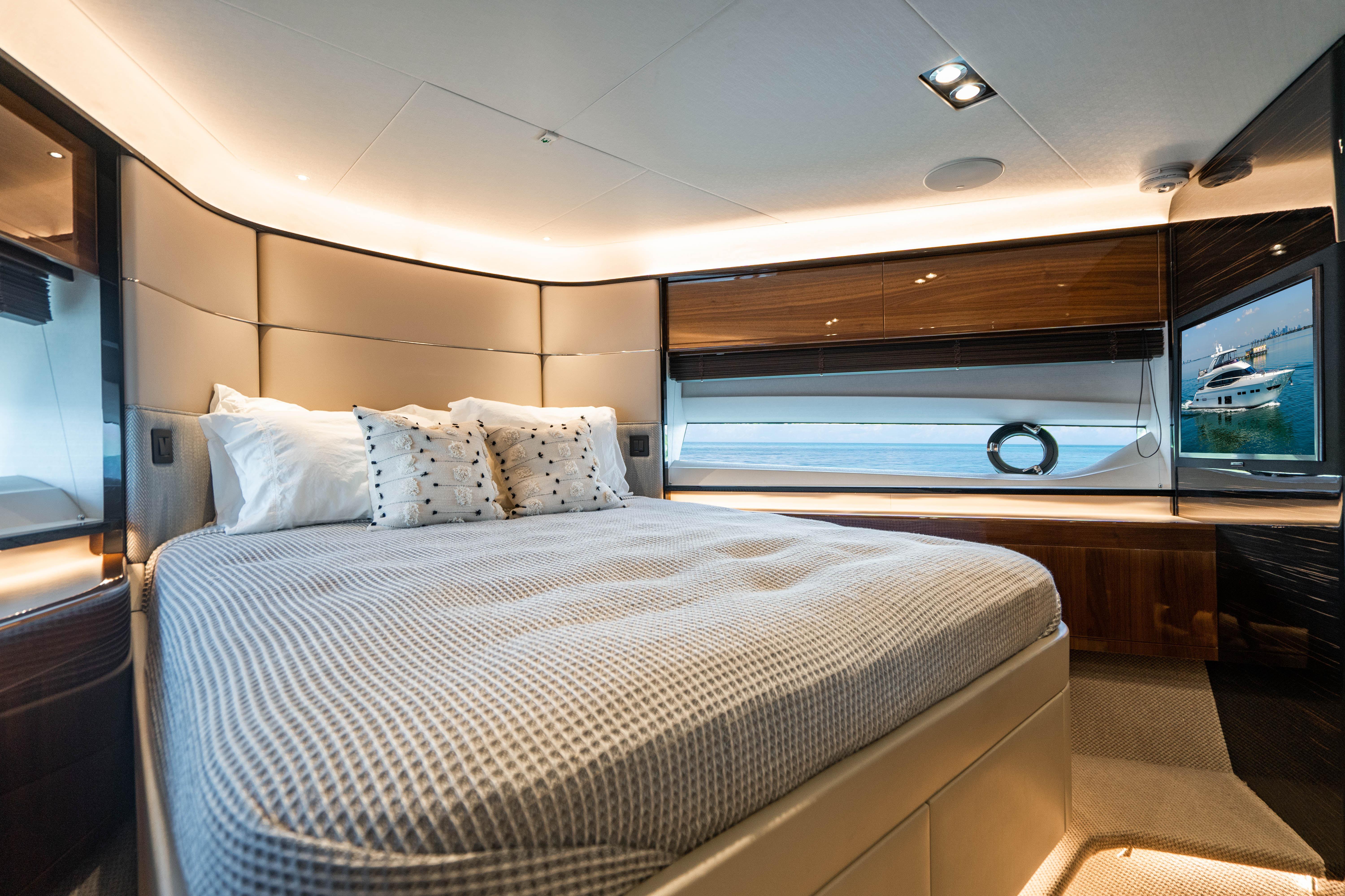 2018 Princess Yachts Y75 Motor Yacht