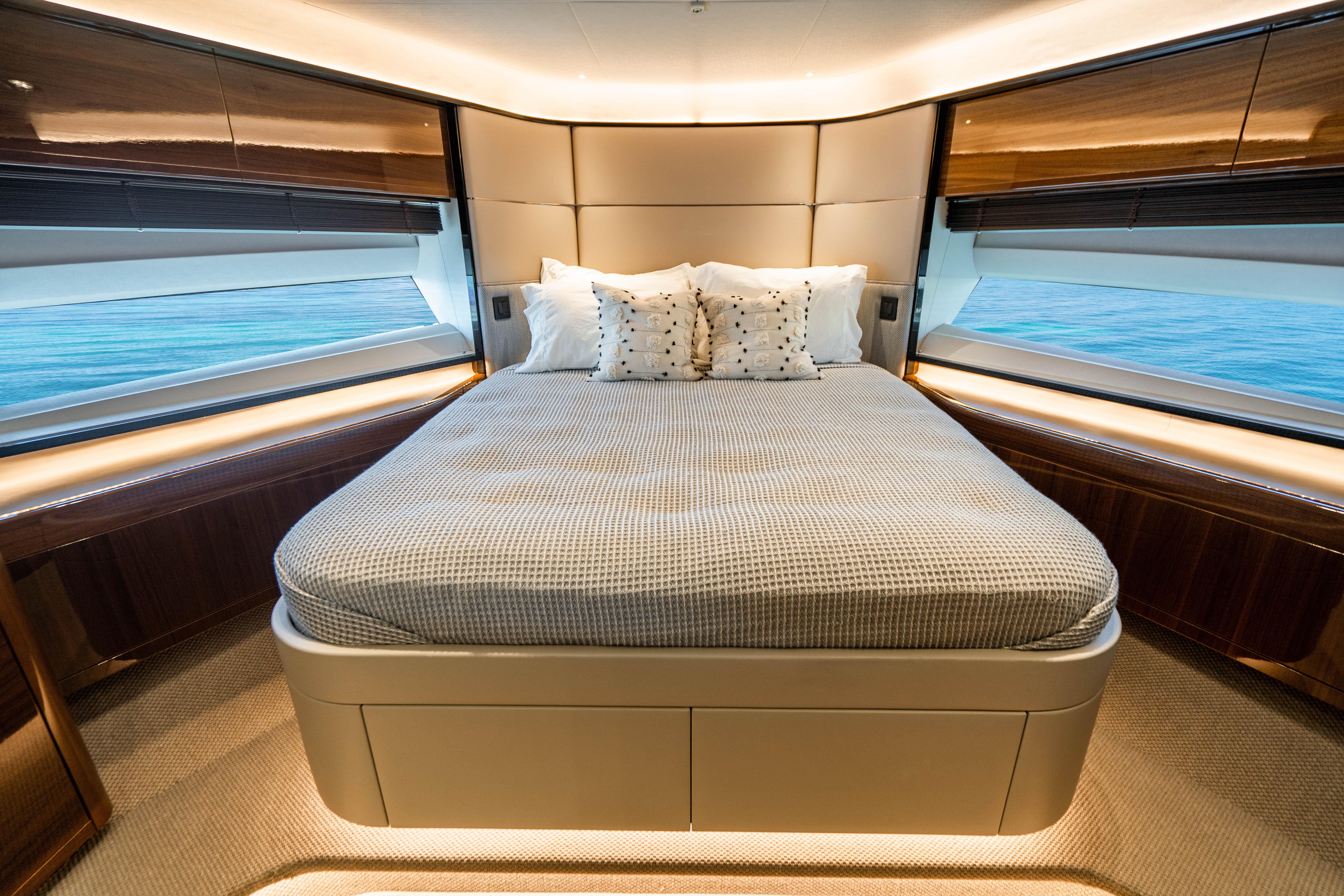 2018 Princess Yachts Y75 Motor Yacht