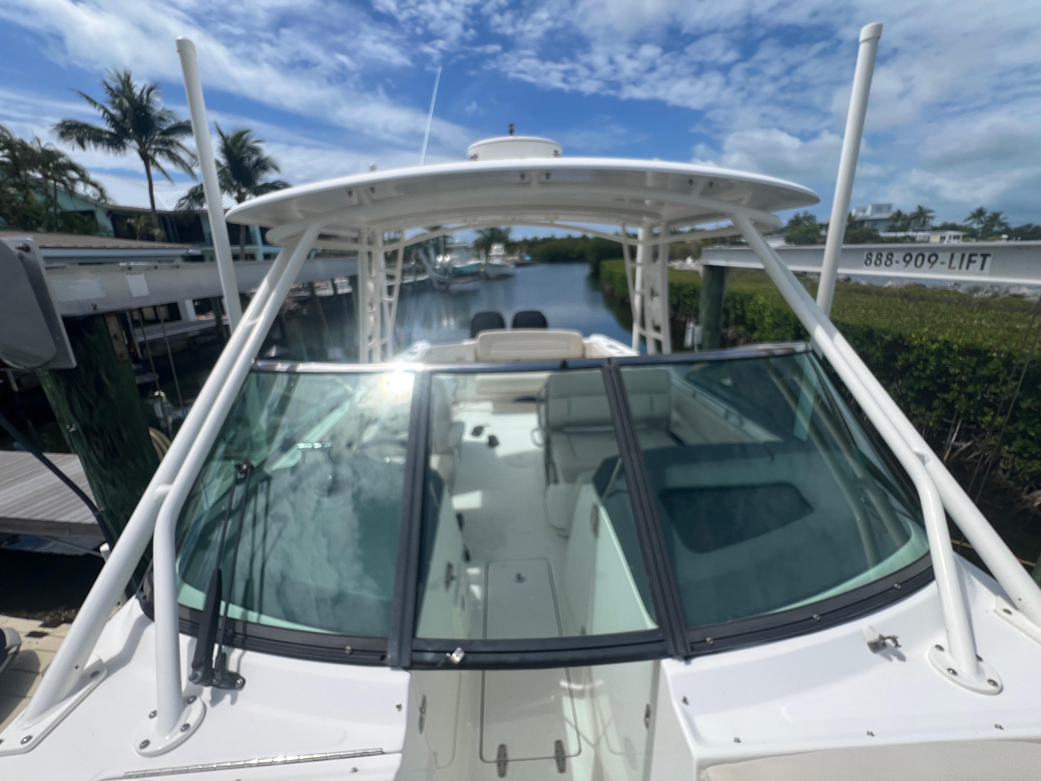 2013-boston-whaler-270-vantage-power-9793502-20250514072203084-1_XLARGE