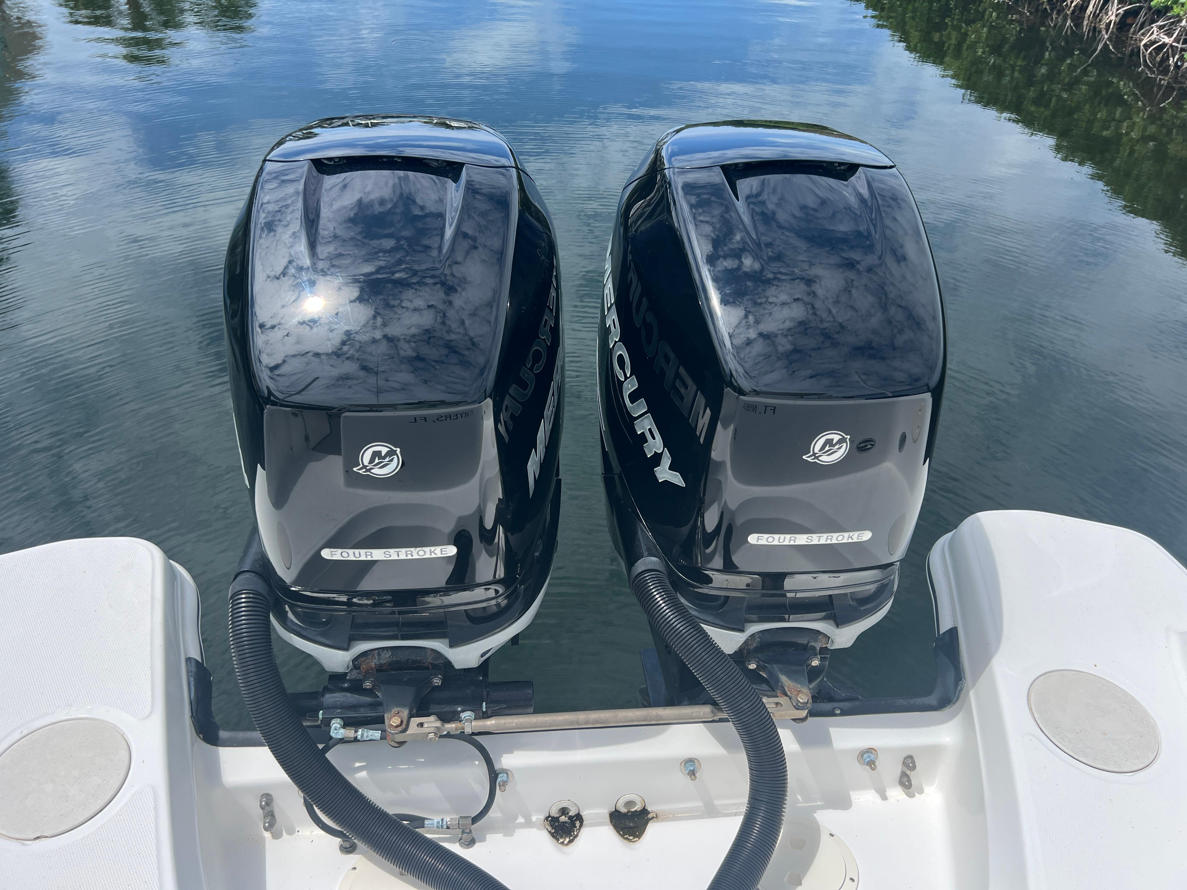 2013-boston-whaler-270-vantage-power-9793502-20250514072217987-1_XLARGE