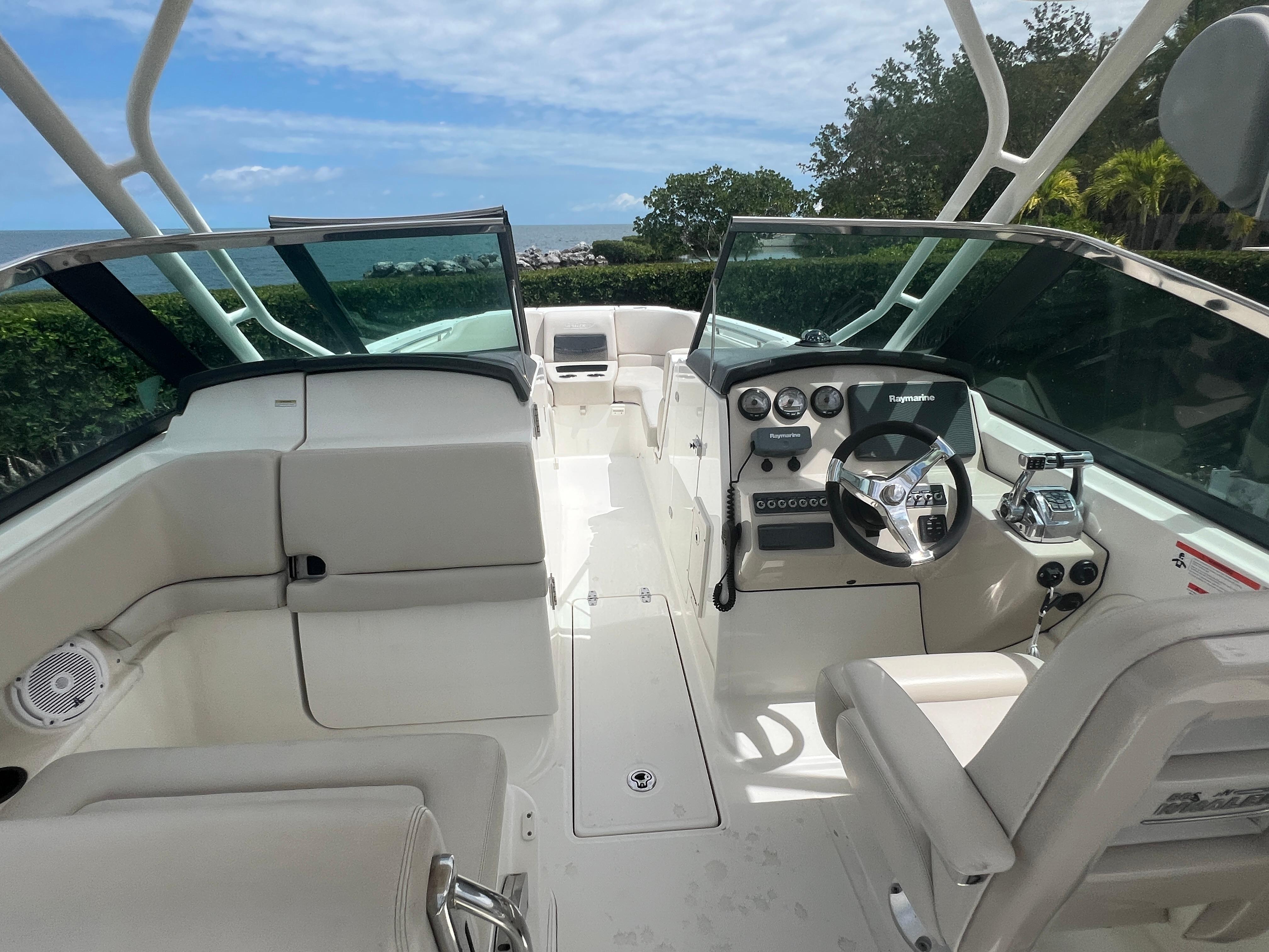 2013-boston-whaler-270-vantage-power-9793502-20250514072303710-1_XLARGE
