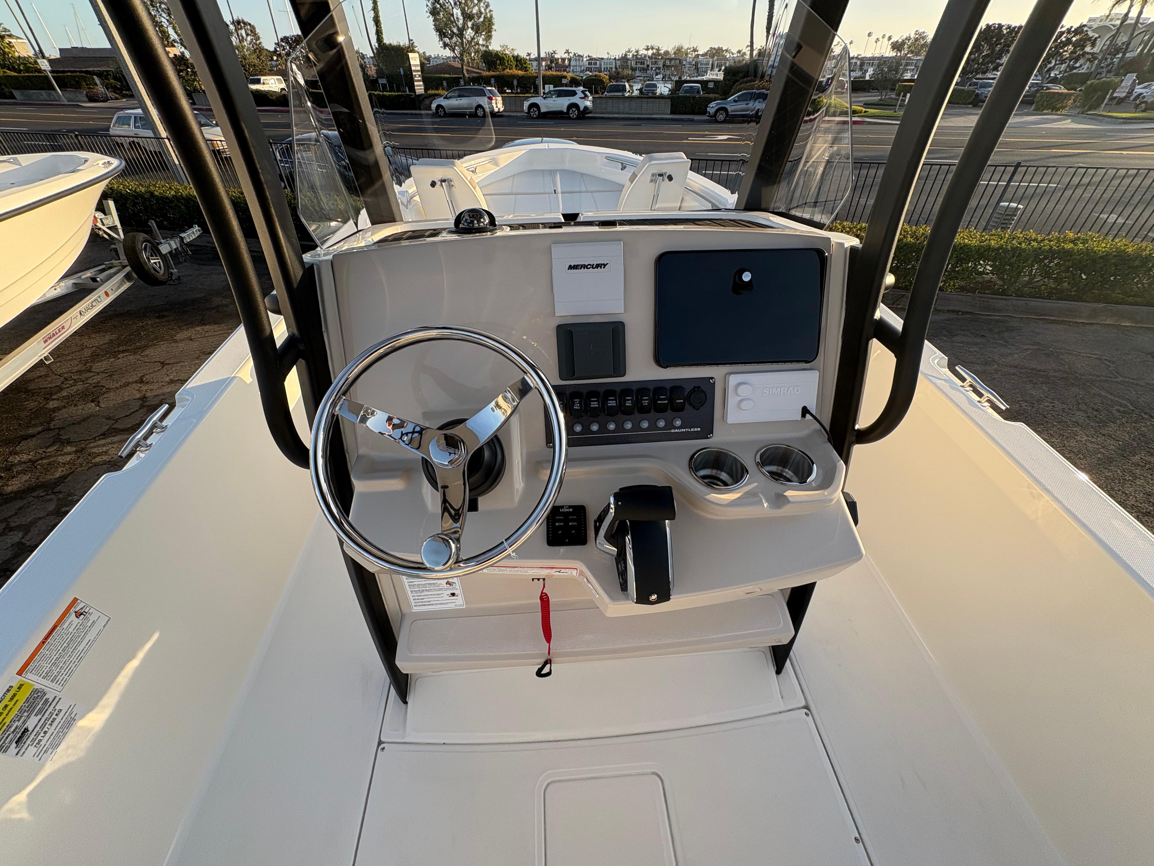 2025 Boston Whaler 250 Dauntless #BW0615K inventory image at Sun Country Marine Group, Newport Beach 2025 Boston Whaler 250 Dauntless #BW0615K inventory image at Sun Country Marine Group, Newport Beach