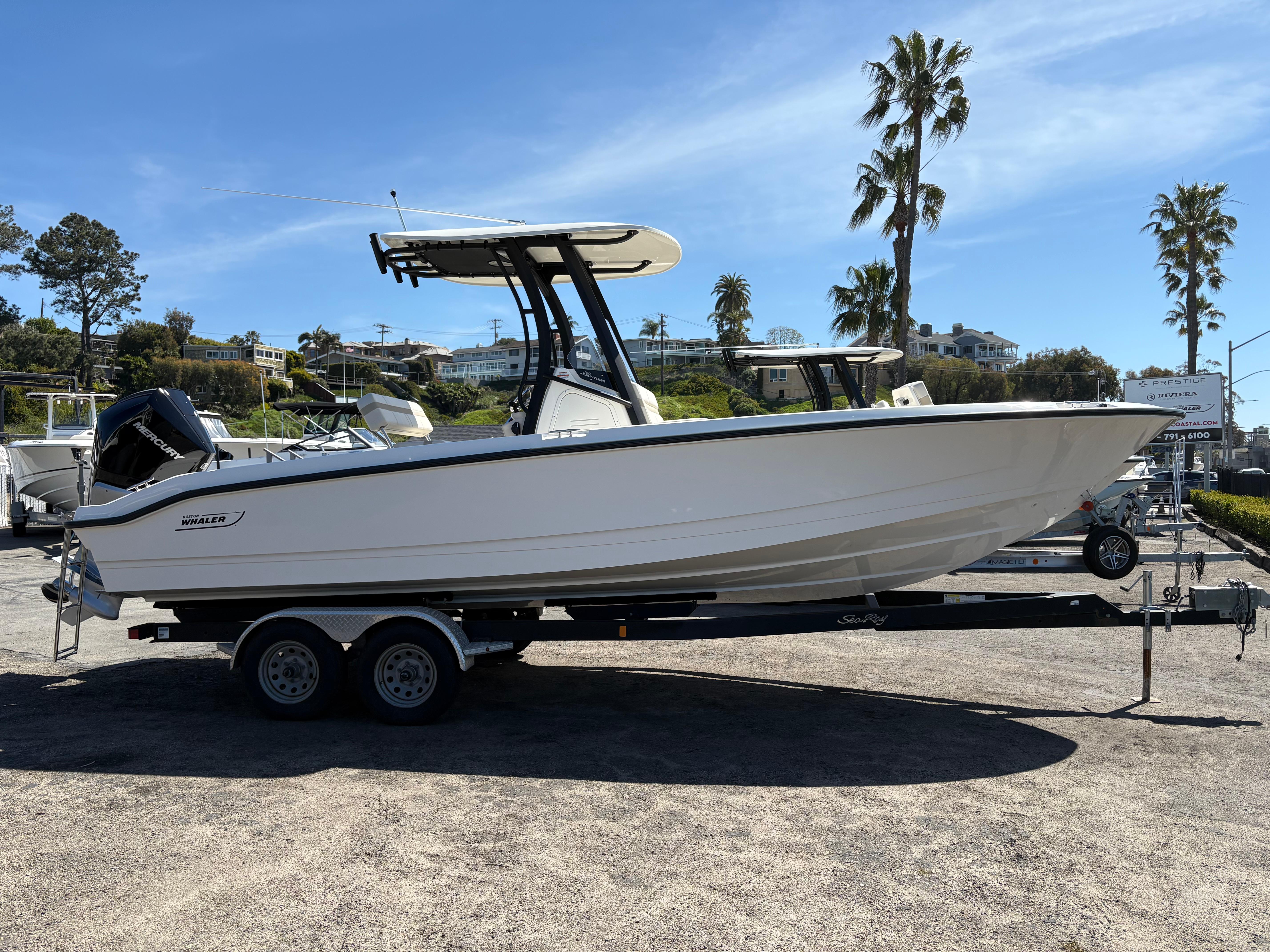 2025 Boston Whaler 250 Dauntless #BW0615K inventory image at Sun Country Marine Group, Newport Beach 2025 Boston Whaler 250 Dauntless #BW0615K inventory image at Sun Country Marine Group, Newport Beach