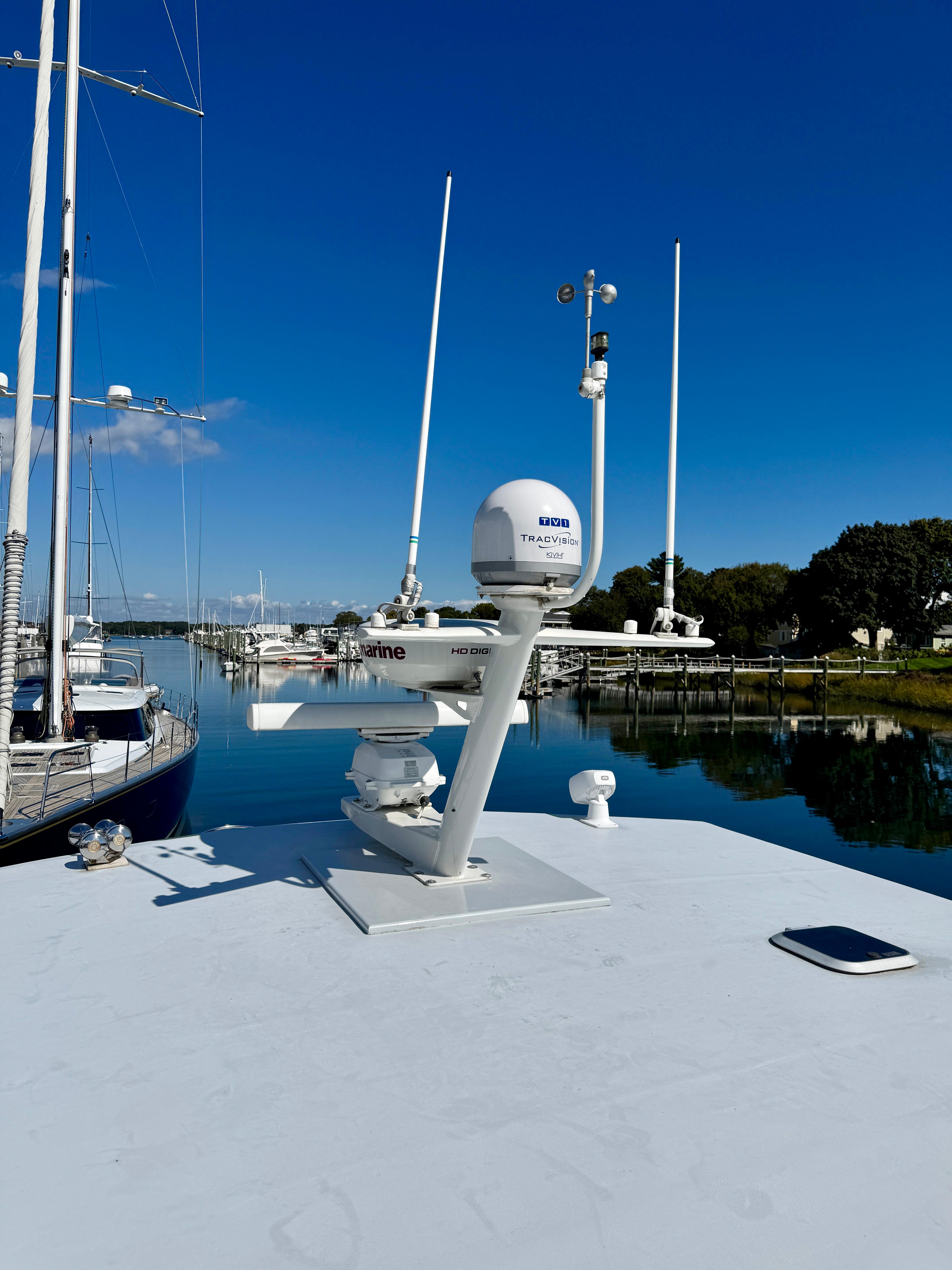 Beal-Fast Trawler 2001-Tignish RI-US-Antenna Mast-9603520 | Thumbnail