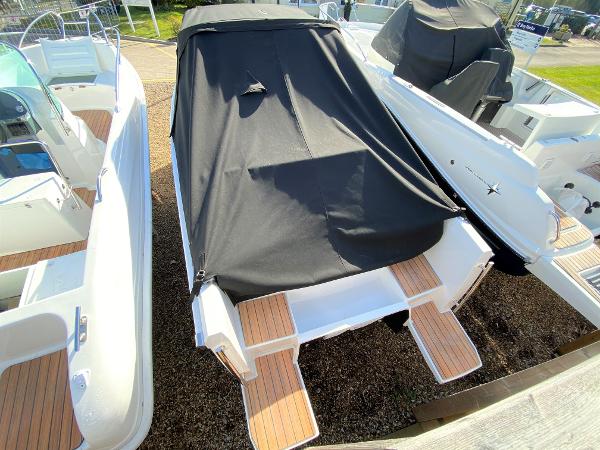 Tender Falon 560