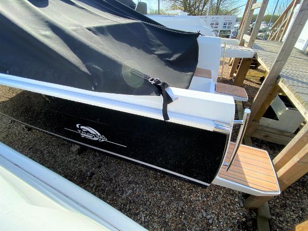 Tender Falon 560