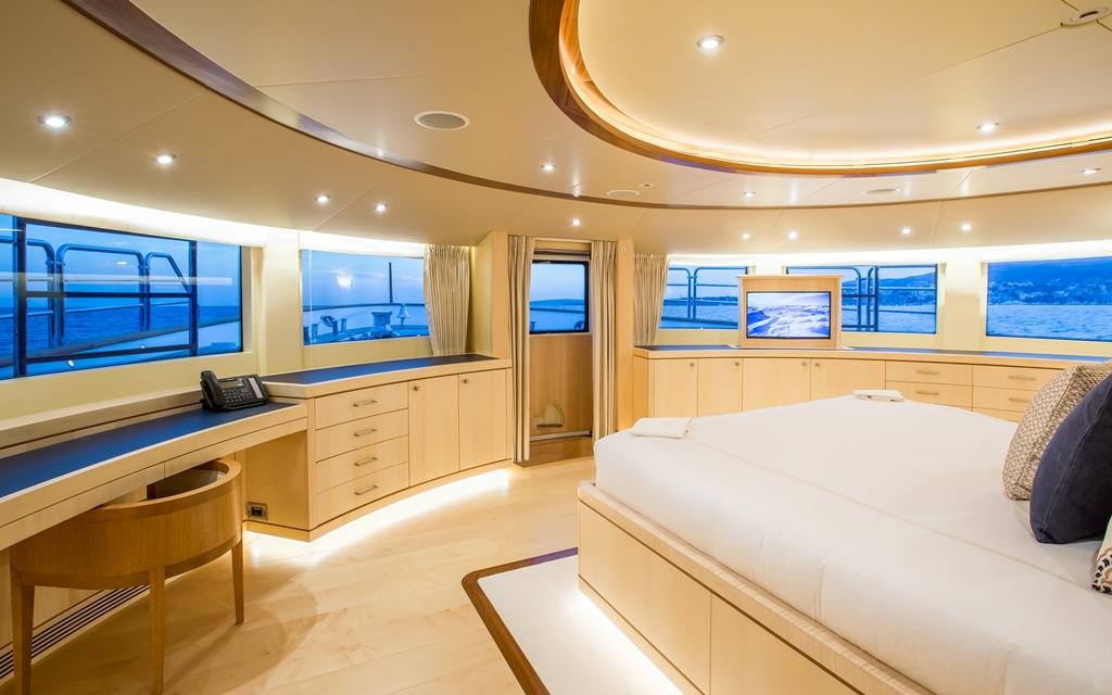 2007 Benetti Full Displacement BLUE VISION
