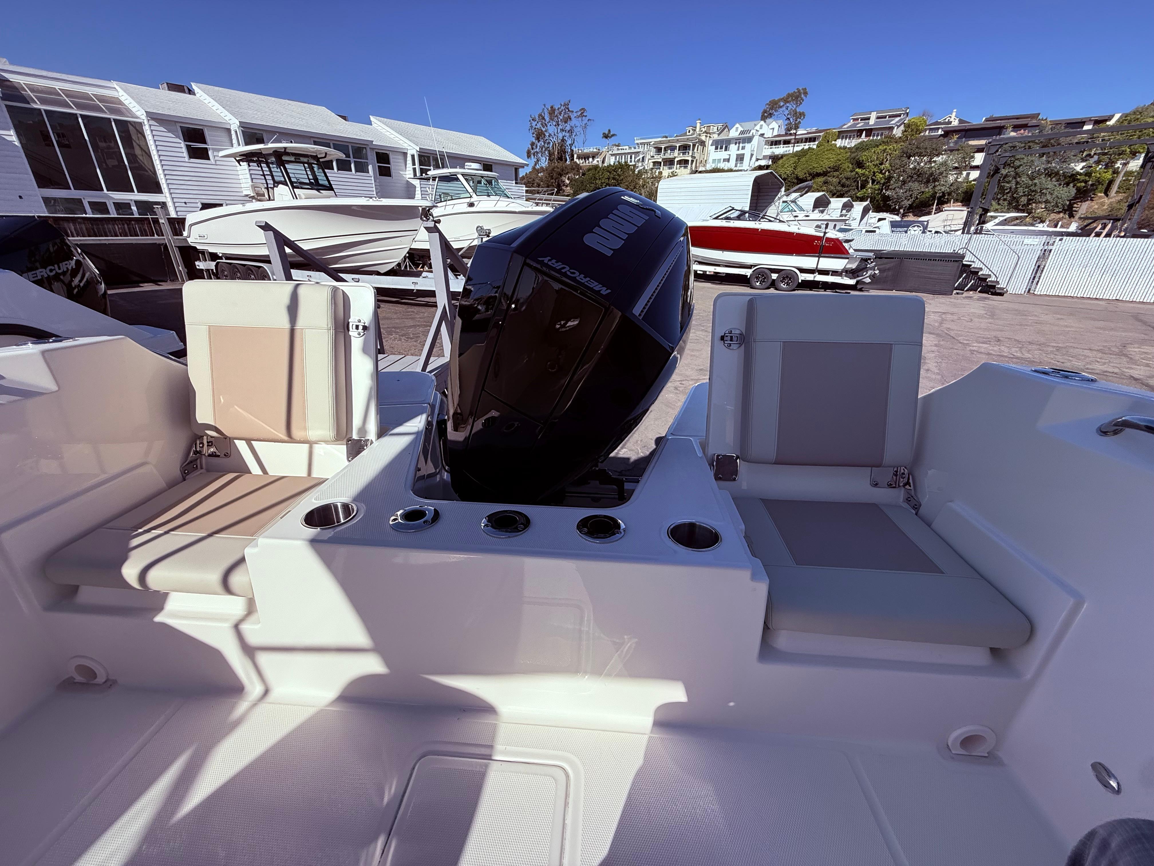 2025 Boston Whaler 210 Vantage #BW0520J inventory image at Sun Country Marine Group, Newport Beach 2025 Boston Whaler 210 Vantage #BW0520J inventory image at Sun Country Marine Group, Newport Beach