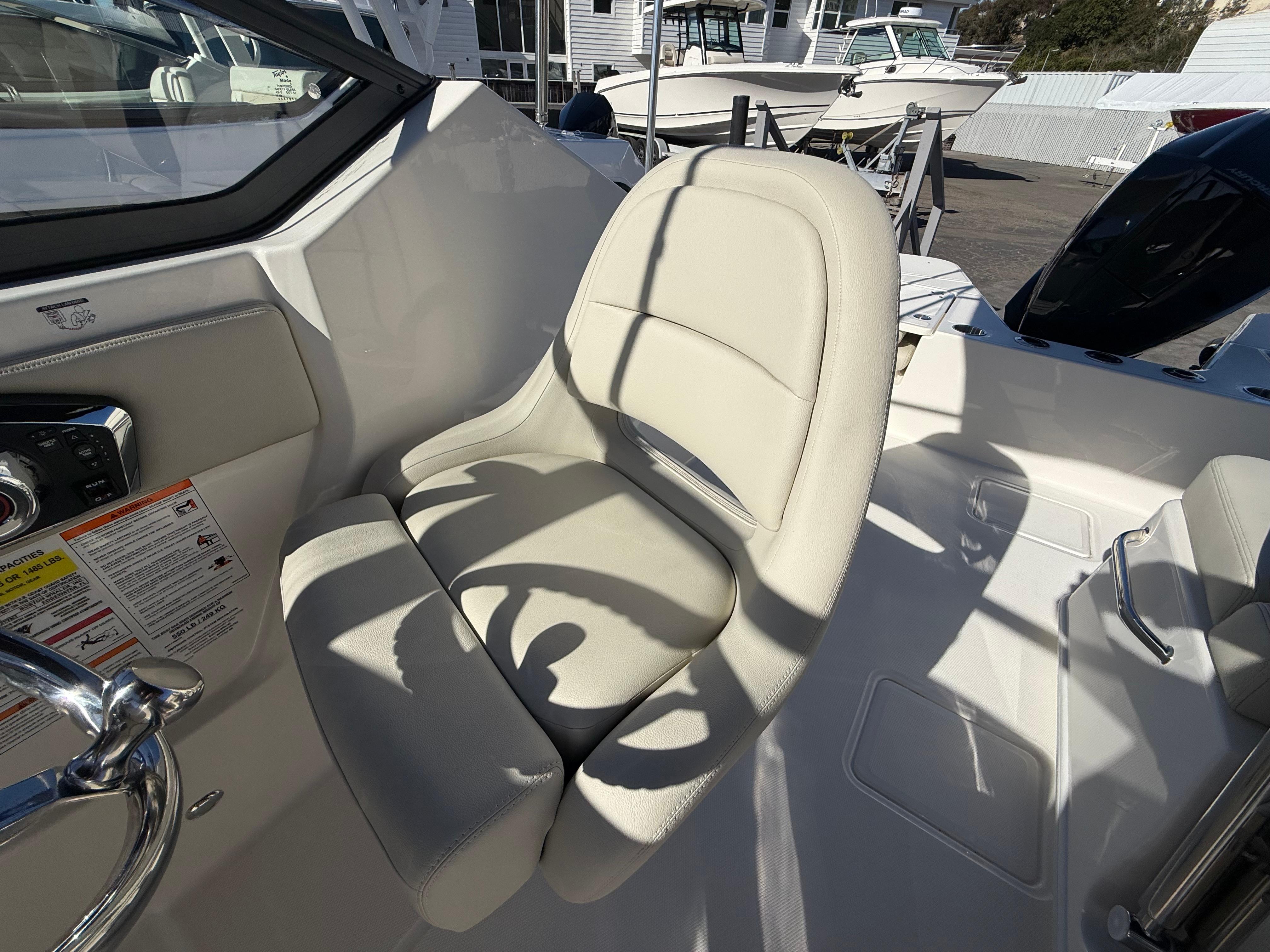 2025 Boston Whaler 210 Vantage #BW0520J inventory image at Sun Country Marine Group, Newport Beach 2025 Boston Whaler 210 Vantage #BW0520J inventory image at Sun Country Marine Group, Newport Beach
