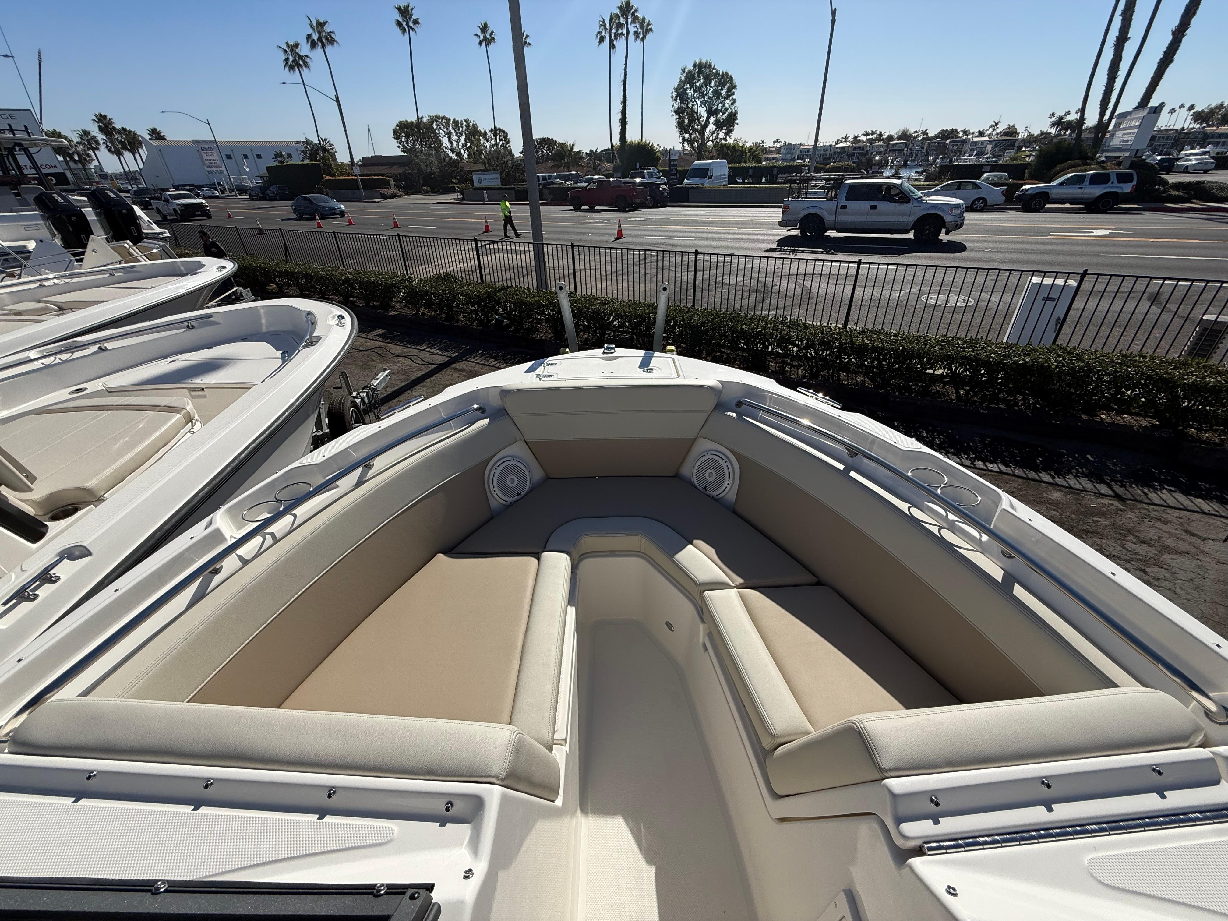 2025 Boston Whaler 210 Vantage #BW0520J inventory image at Sun Country Marine Group, Newport Beach 2025 Boston Whaler 210 Vantage #BW0520J inventory image at Sun Country Marine Group, Newport Beach
