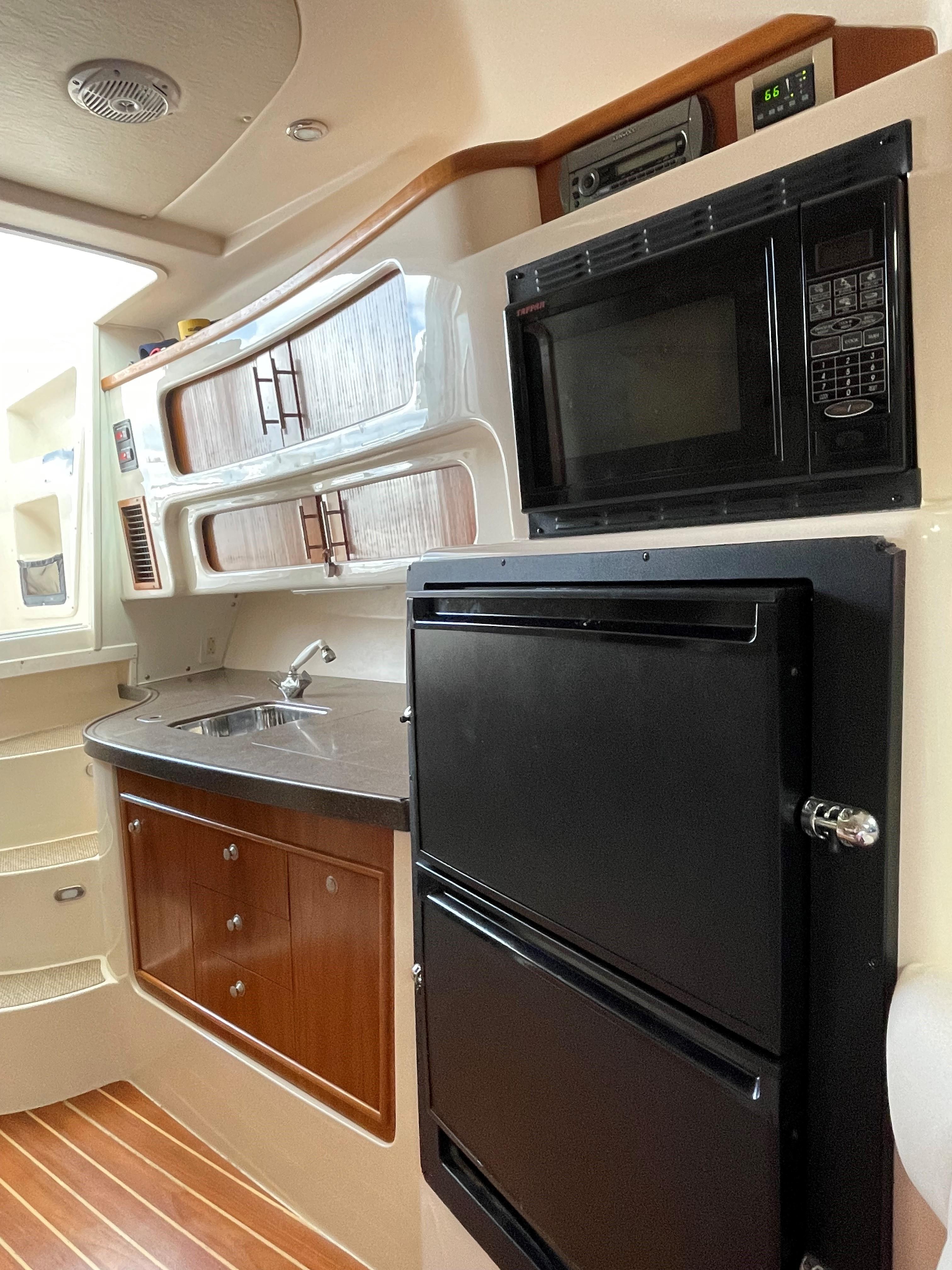 36 ft Grady-White 360 Express Galley new Refrigerator and Microwave