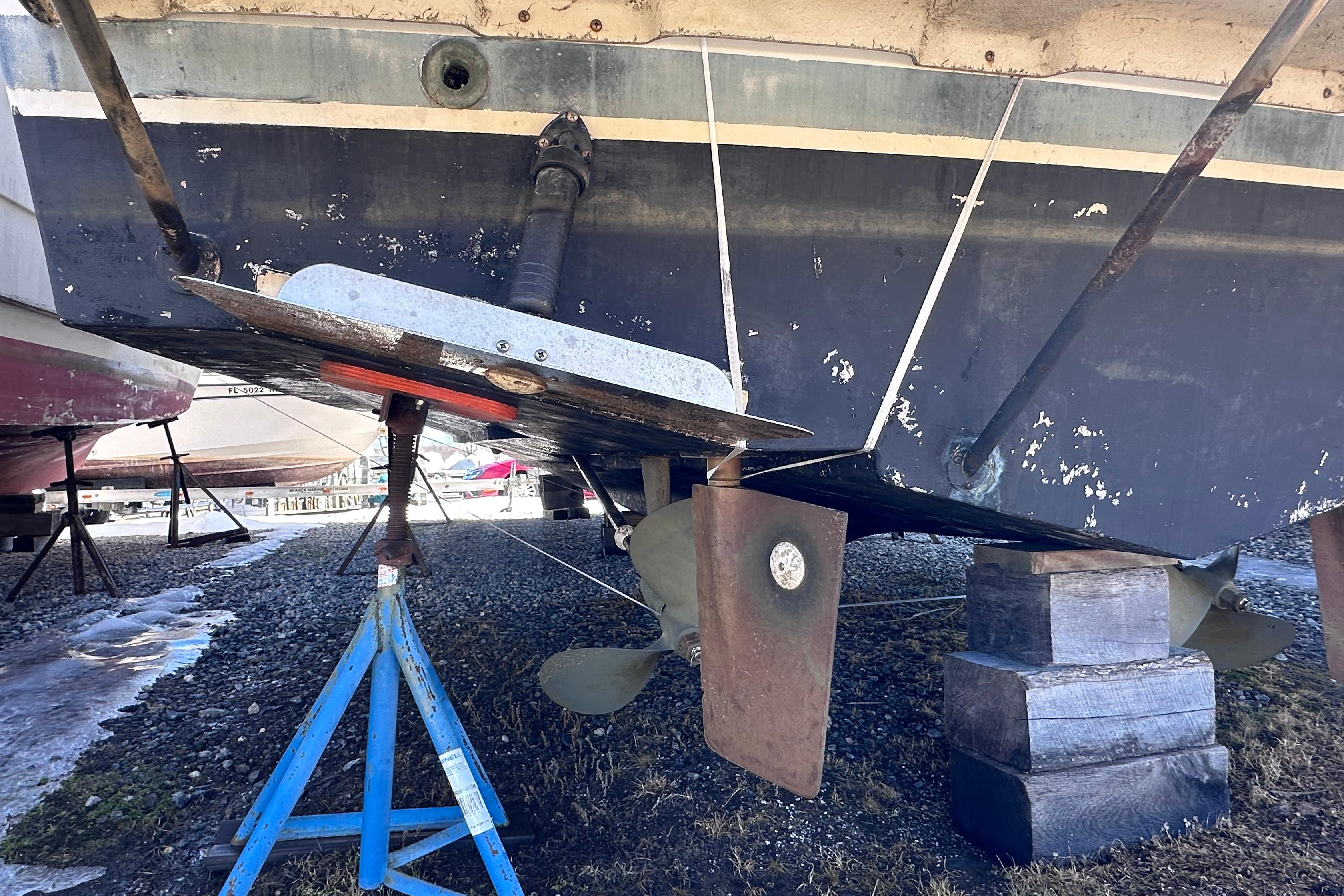 1988 Silverton 37 Convertible 7