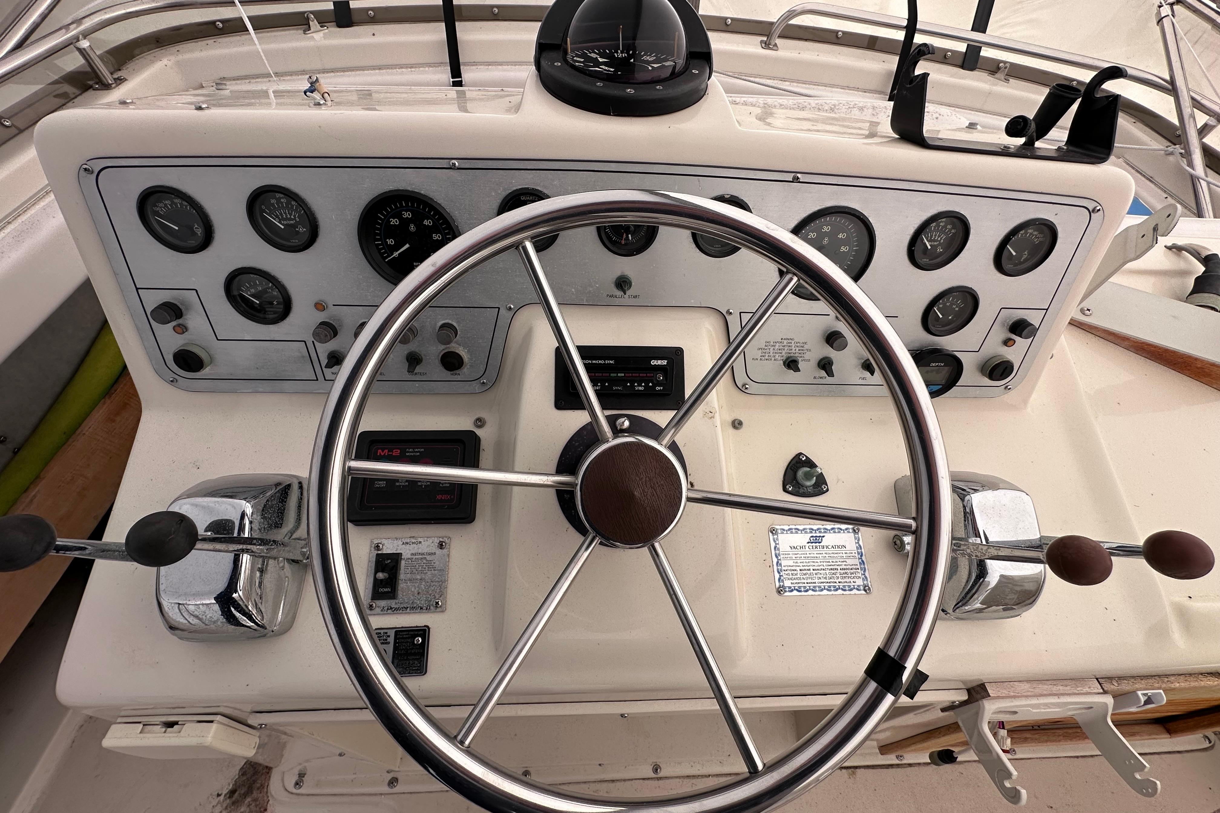 1988 Silverton 37 Convertible 10