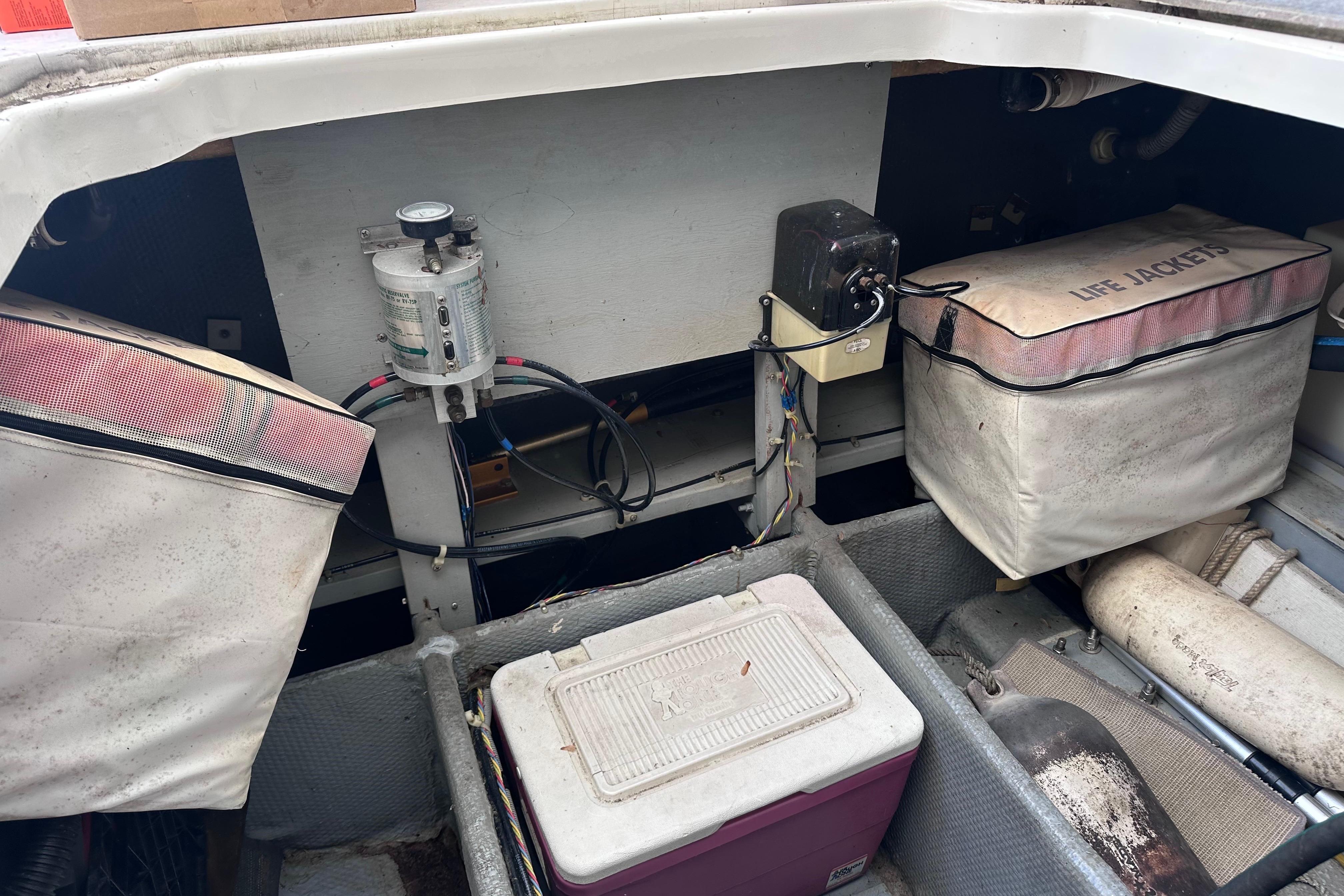 1988 Silverton 37 Convertible 19