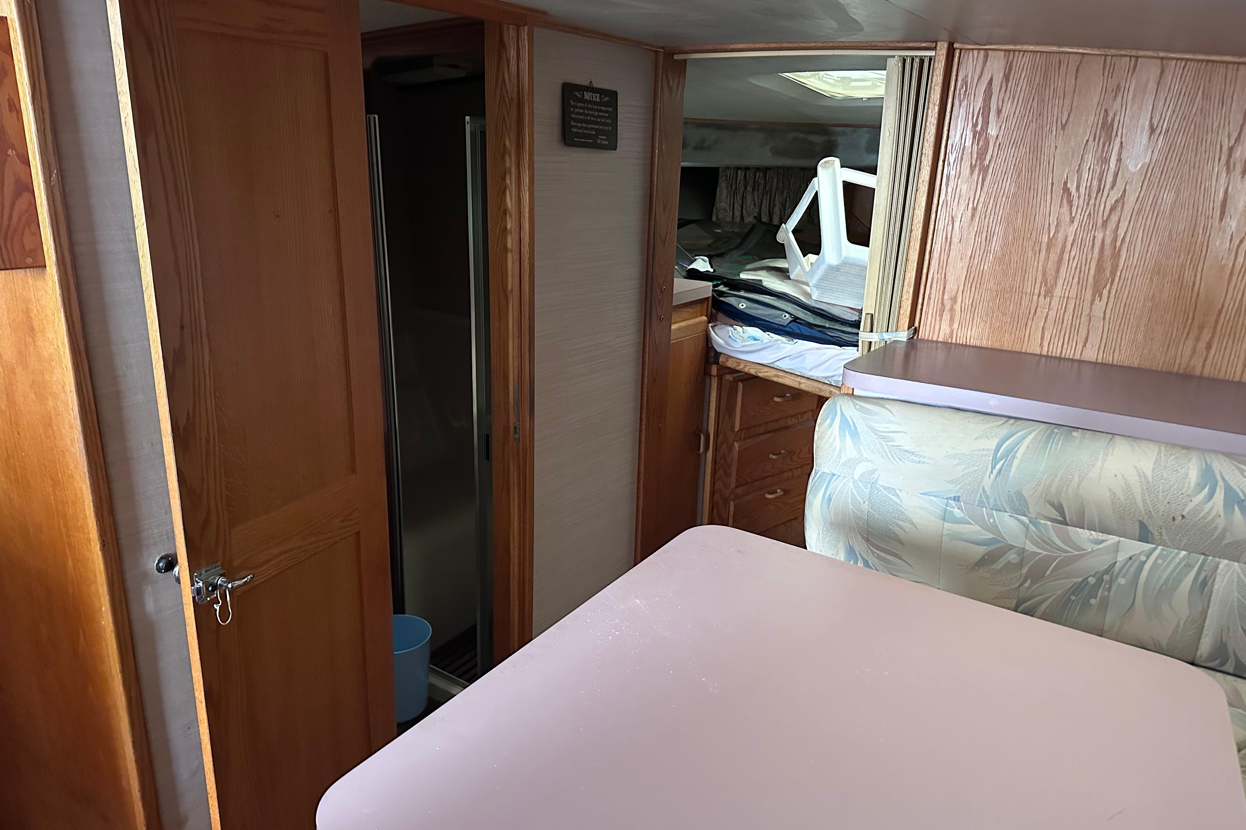 1988 Silverton 37 Convertible 30