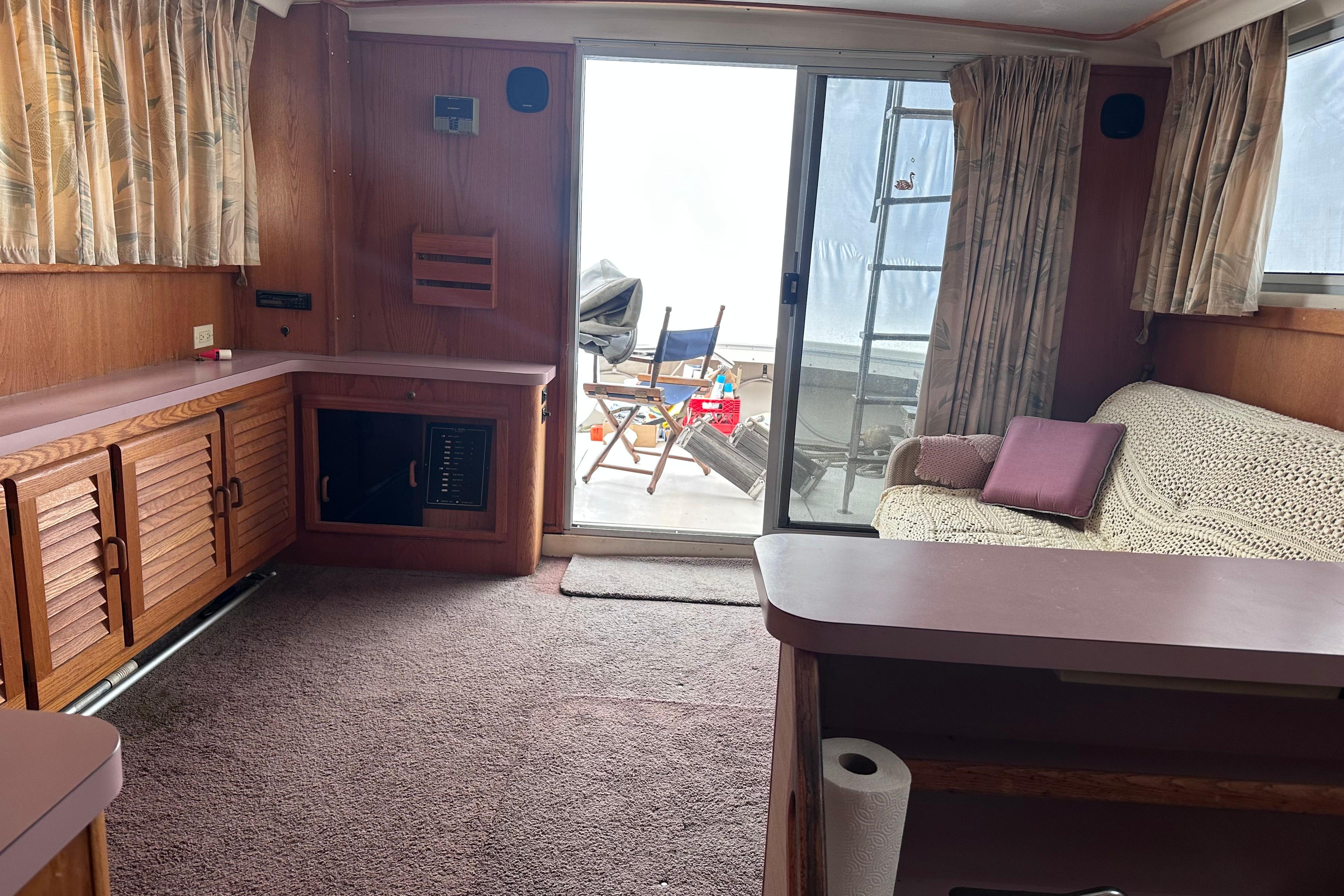 1988 Silverton 37 Convertible 35