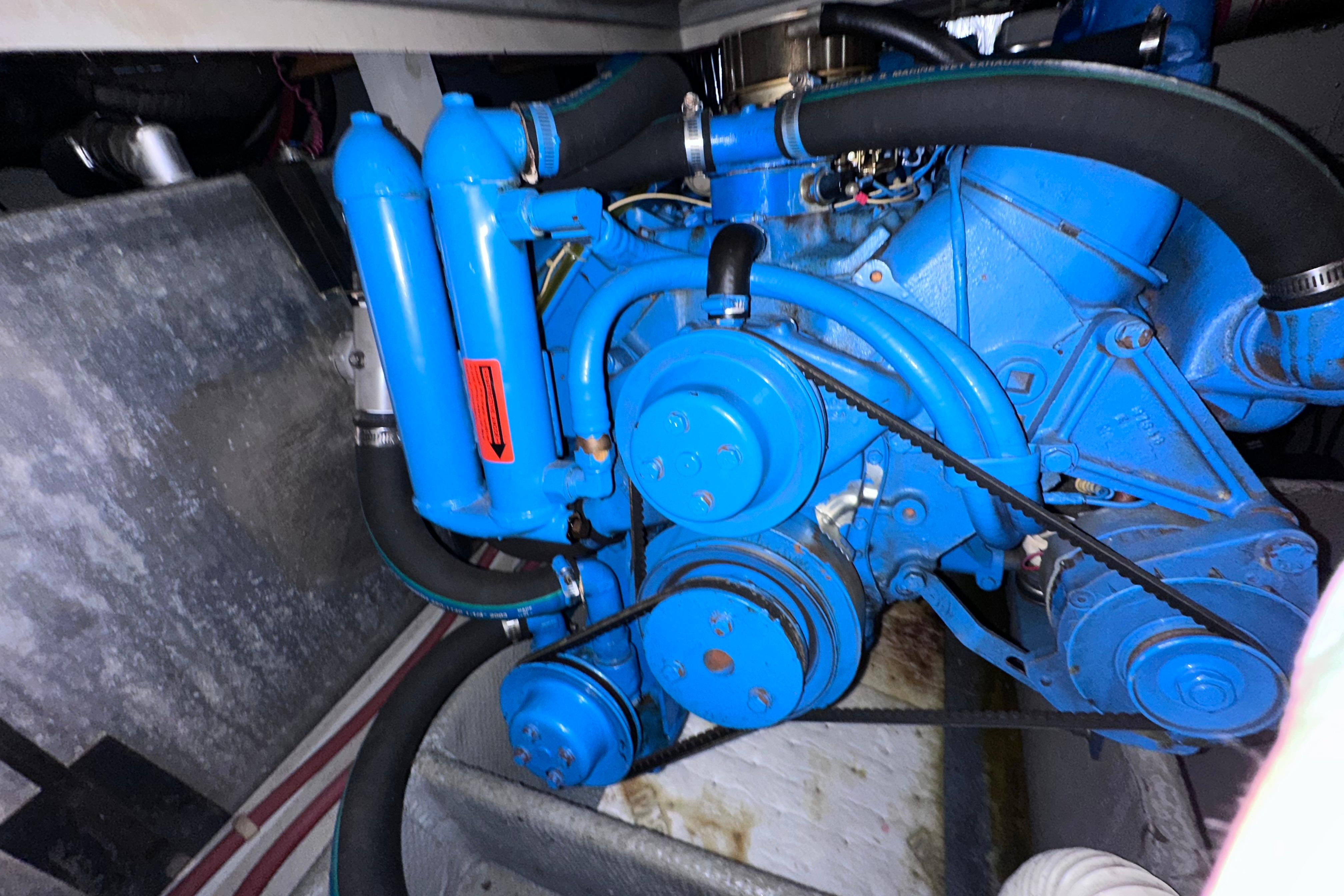 1988 Silverton 37 Convertible 39