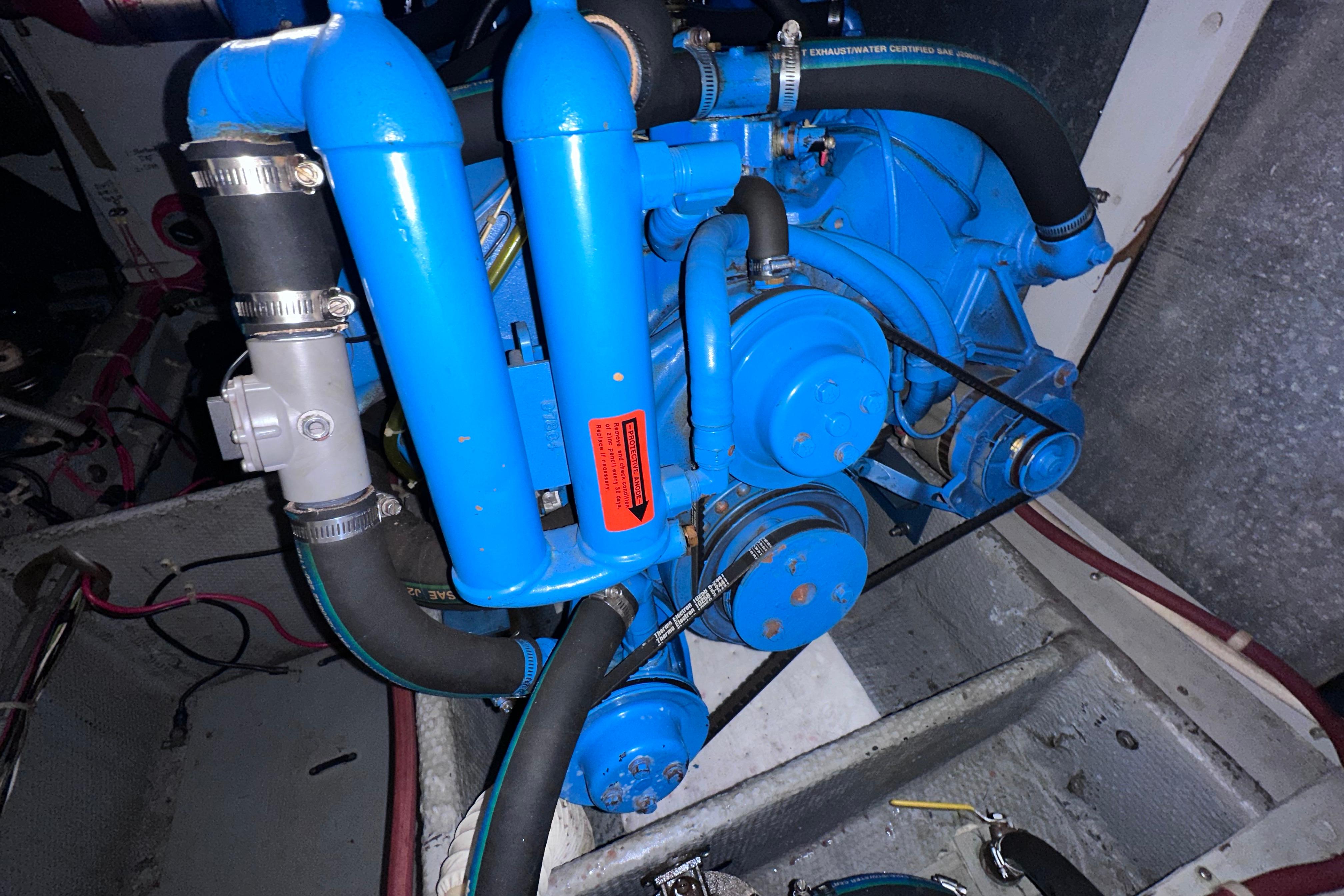 1988 Silverton 37 Convertible 40