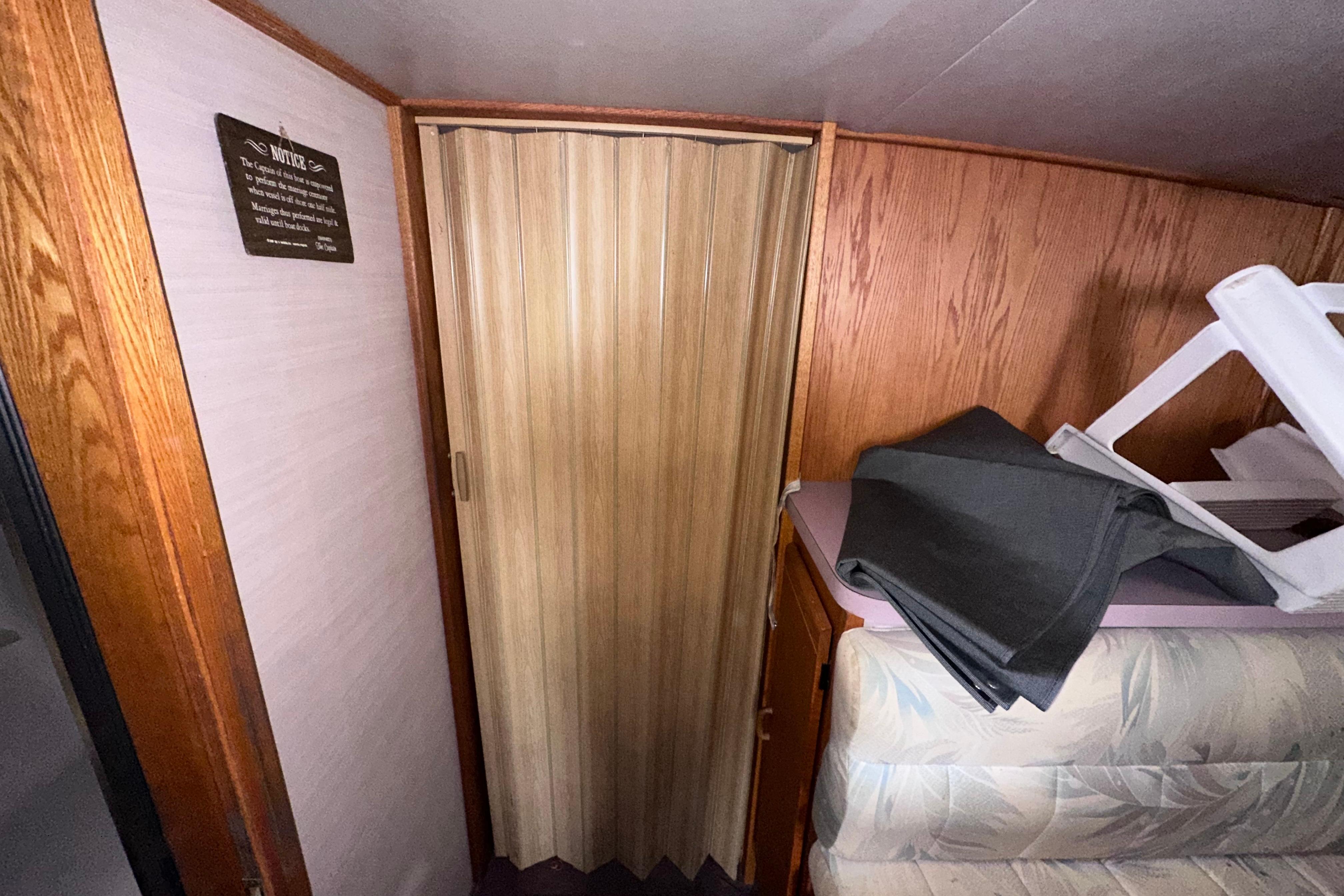 1988 Silverton 37 Convertible 31