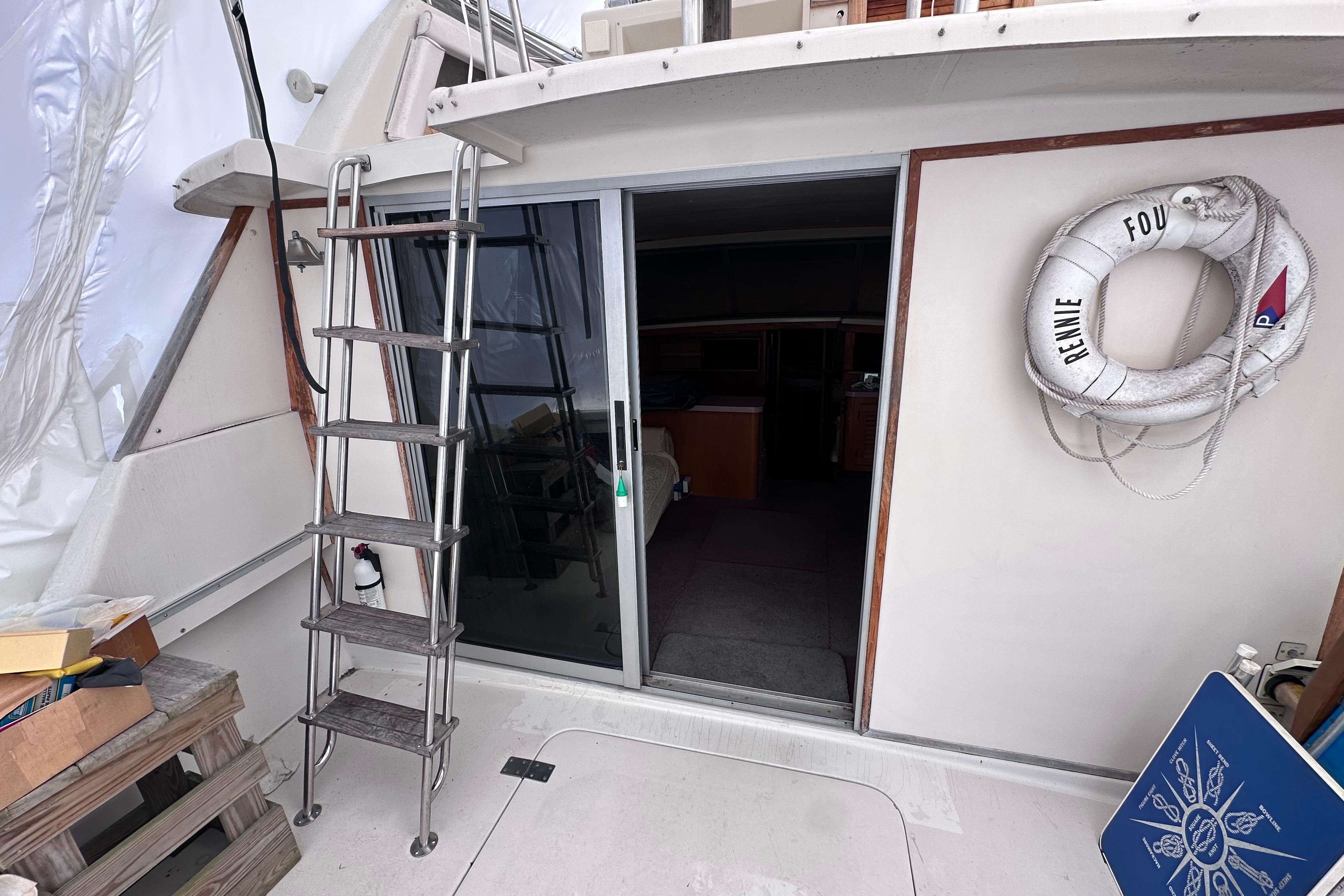 1988 Silverton 37 Convertible 14