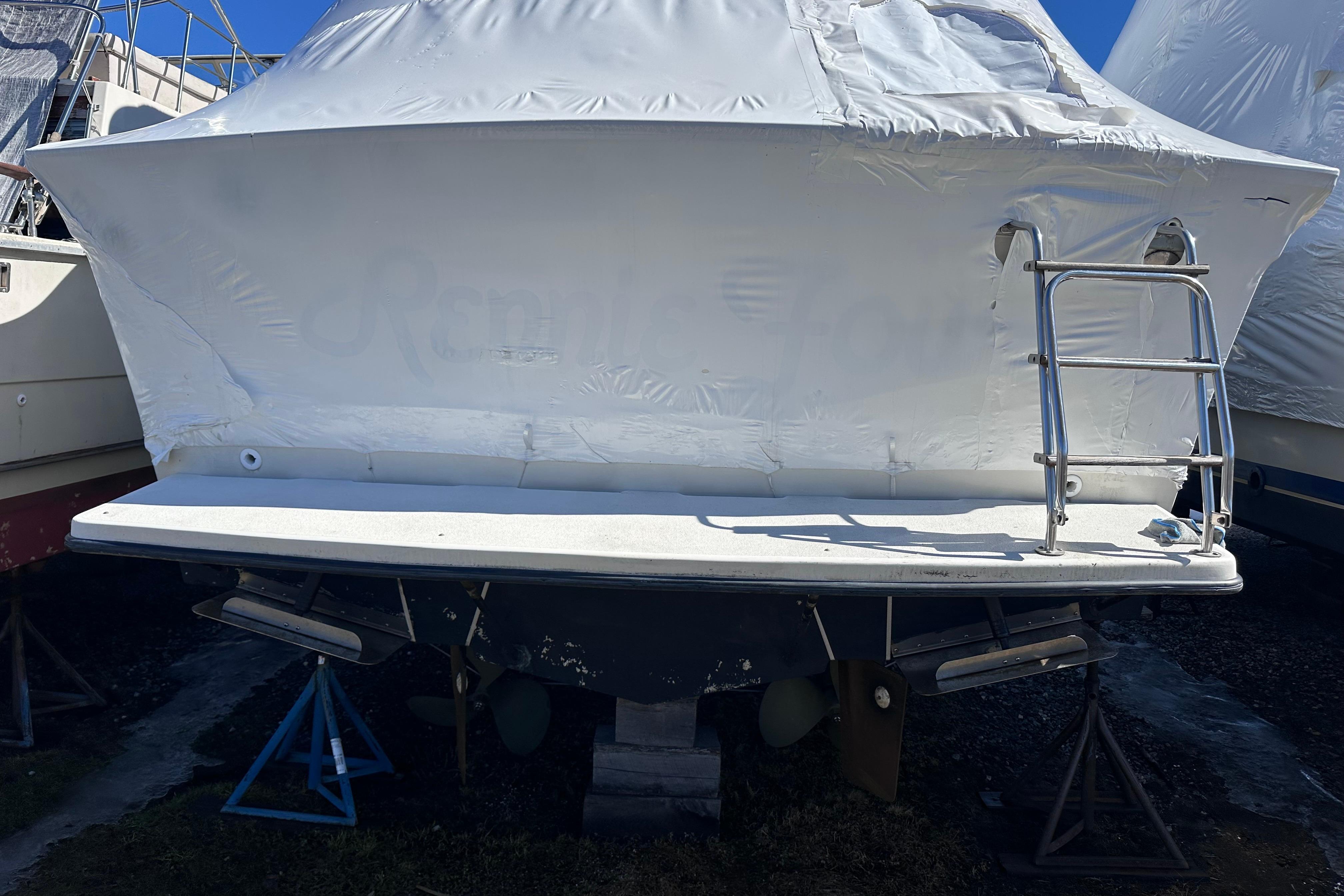 1988 Silverton 37 Convertible 9