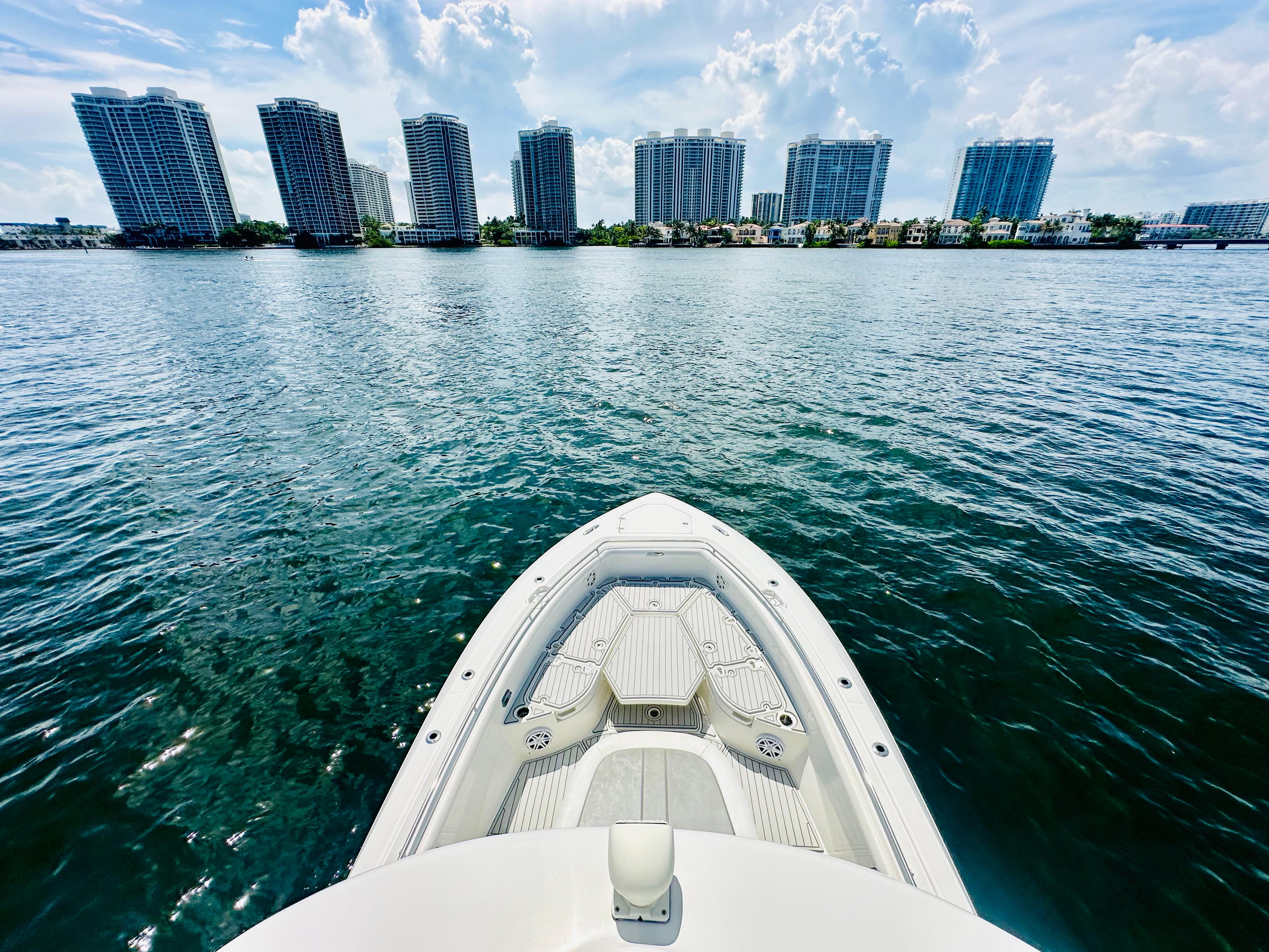 2016-boston-whaler-350-outrage-power-9473535-20240812080518100-1_XLARGE