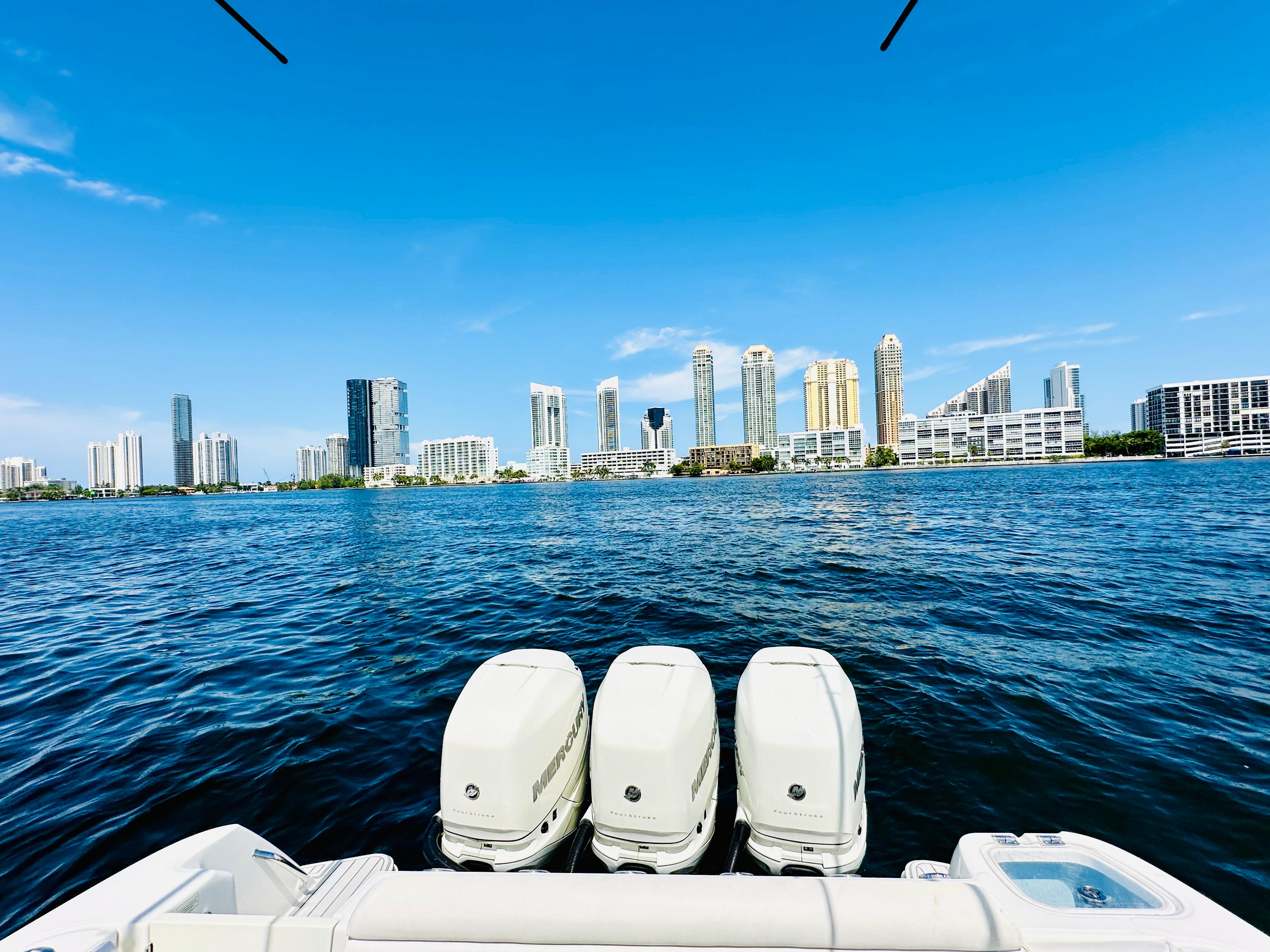 2016-boston-whaler-350-outrage-power-9473535-20240812080521686-1_XLARGE