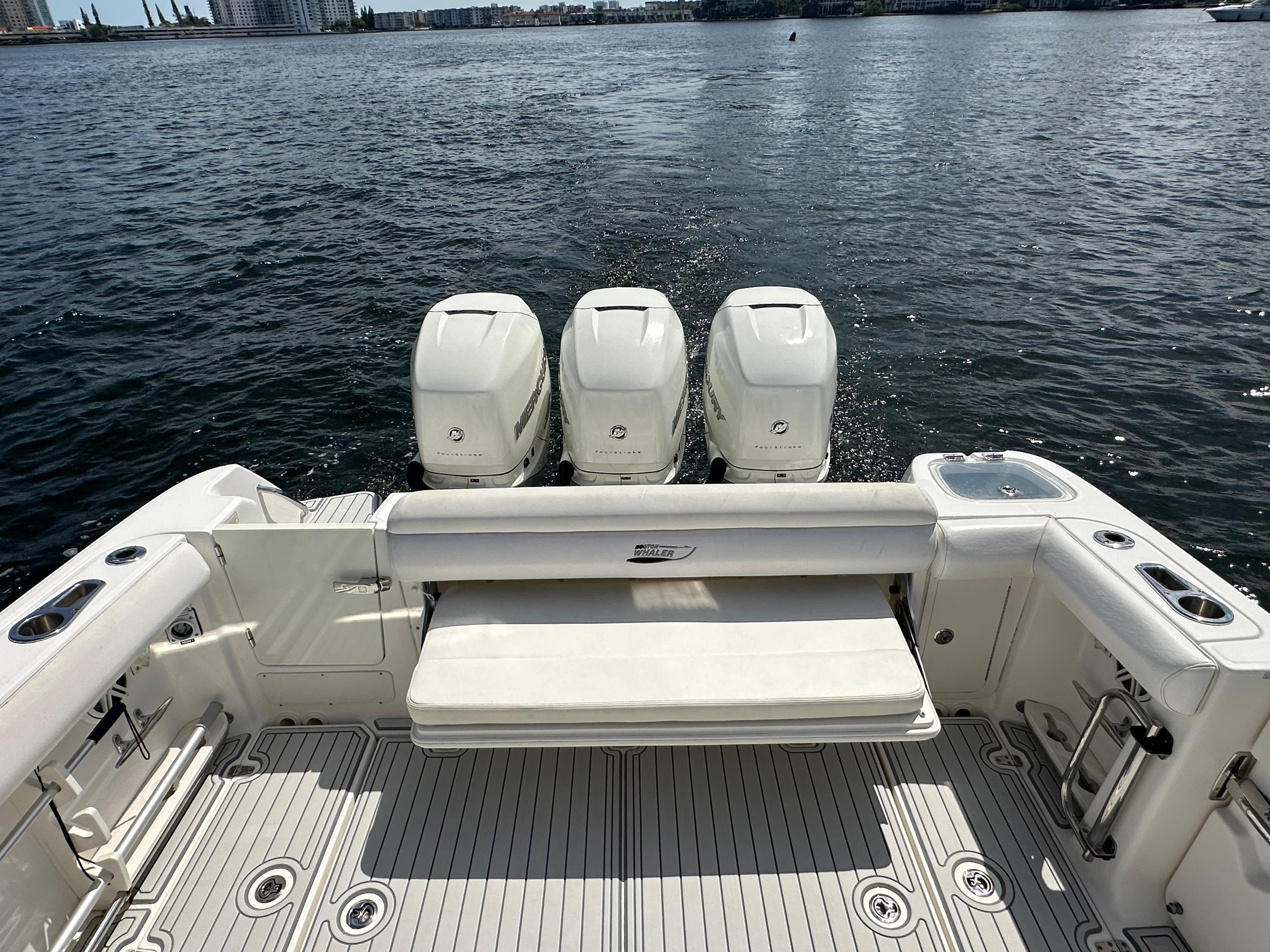 2016-boston-whaler-350-outrage-power-9473535-20240812080550091-1_XLARGE