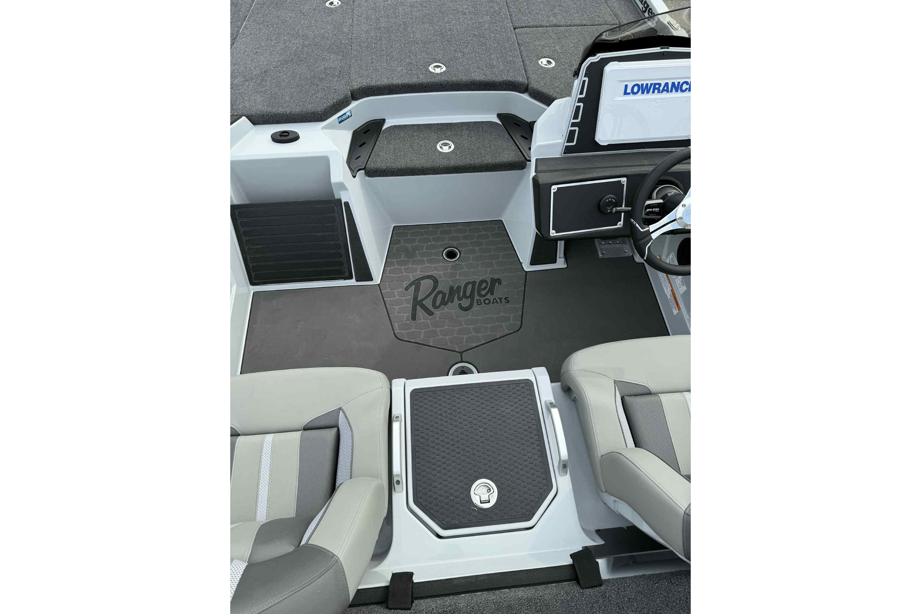 2026 Ranger Z521 boat interior with seating, console, and Lowrance electronics.