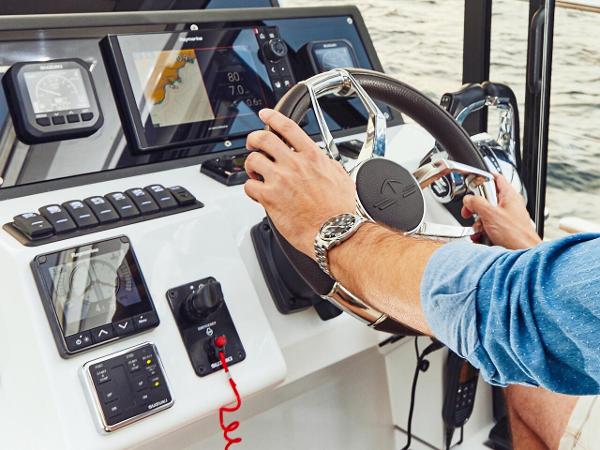 Sealine C335v
