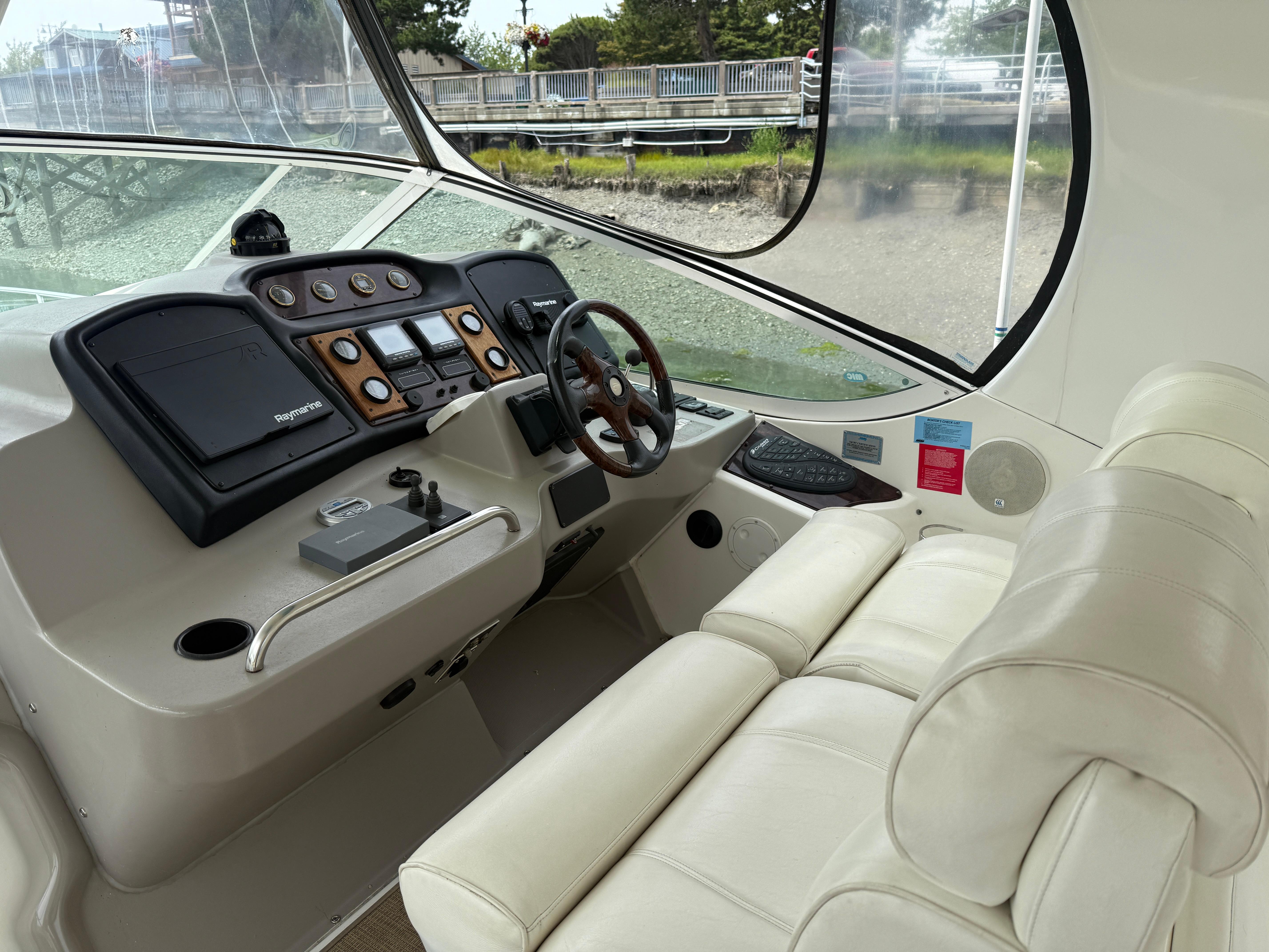 2004-cruisers-yachts-455-express-motor-yacht-power-9853554-20250626145828233-1