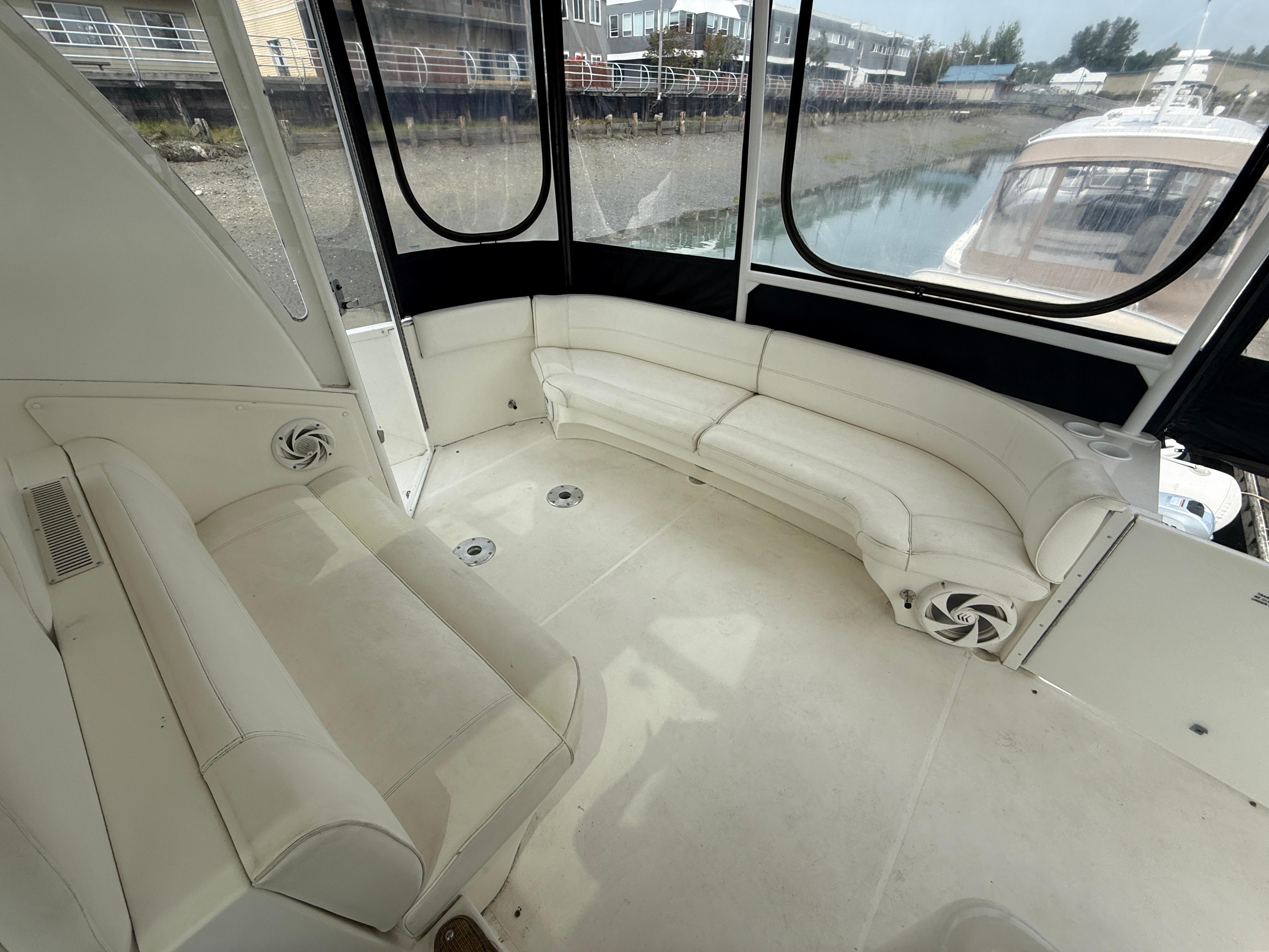 2004-cruisers-yachts-455-express-motor-yacht-power-9853554-20250626145840256-1