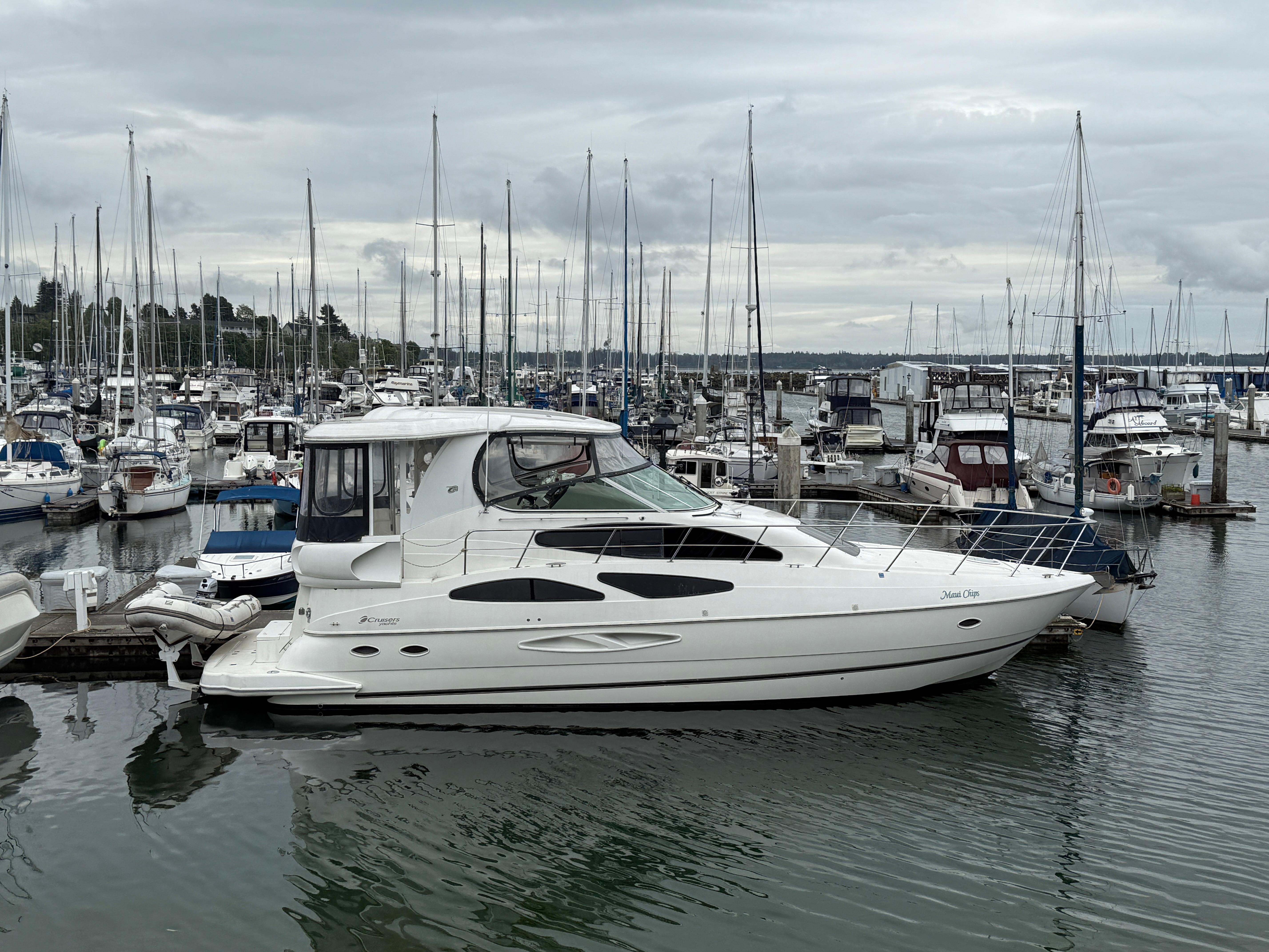 2004-cruisers-yachts-455-express-motor-yacht-power-9853554-20250626145846358-1