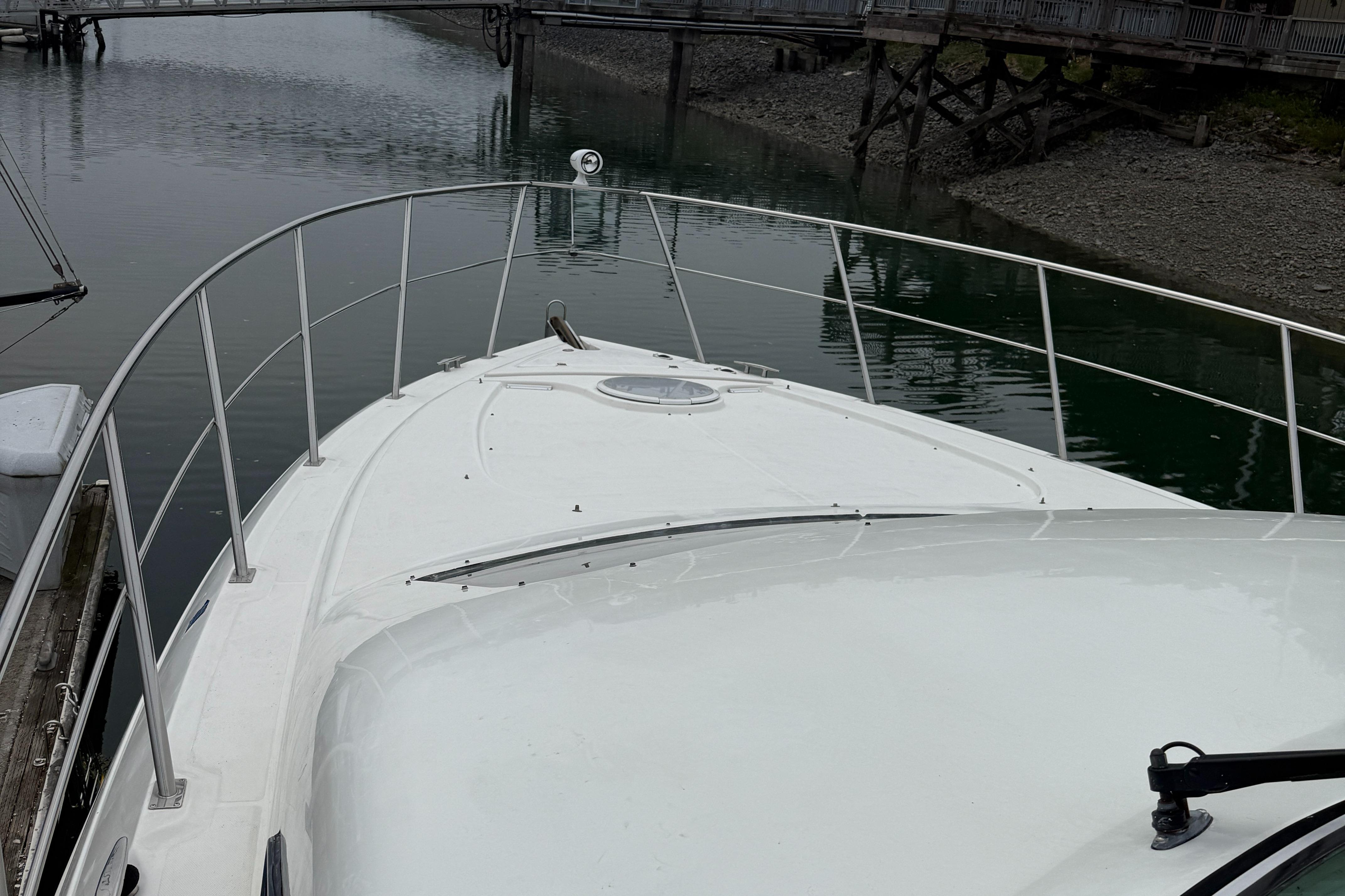 2004-cruisers-yachts-455-express-motor-yacht-power-9853554-20250626145908668-1
