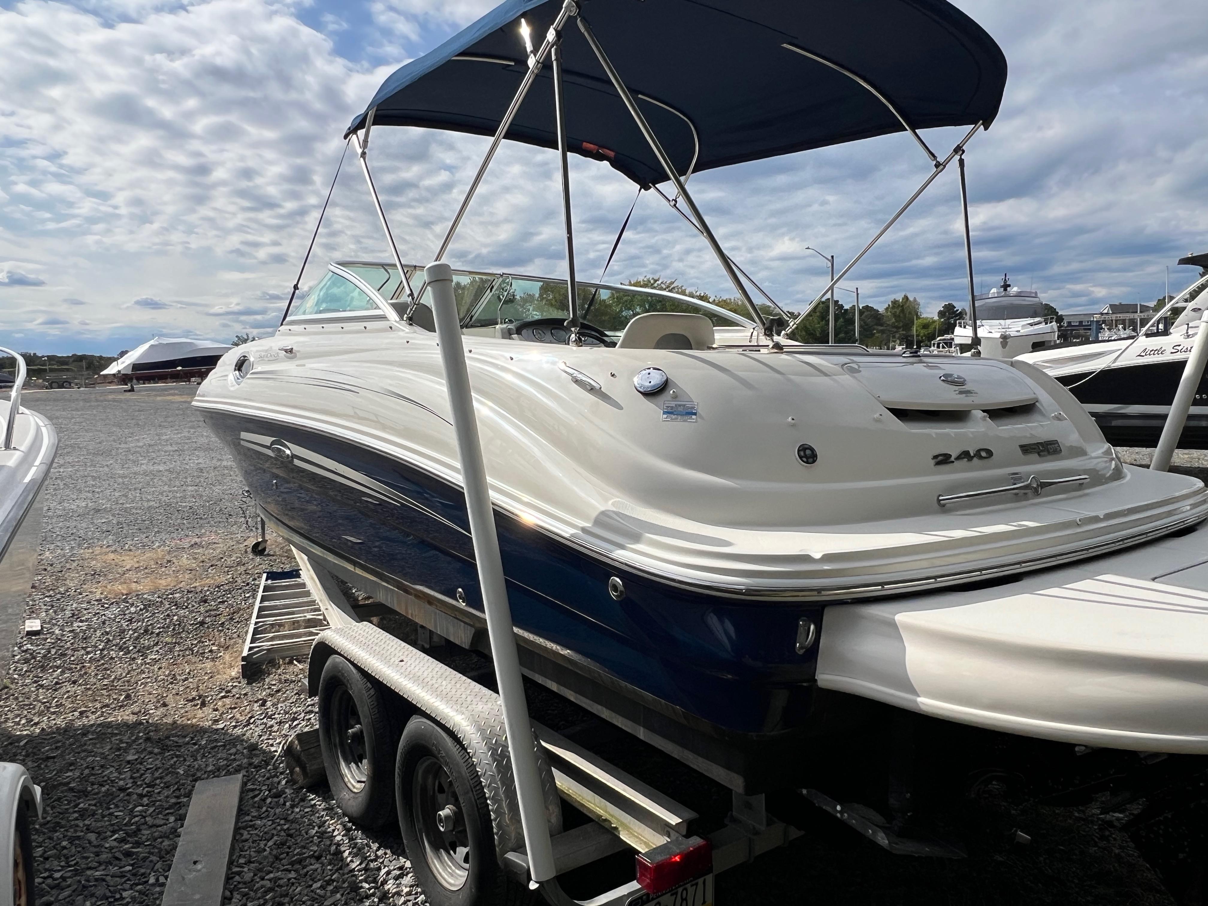 2009 Sea Ray 240 Sundeck