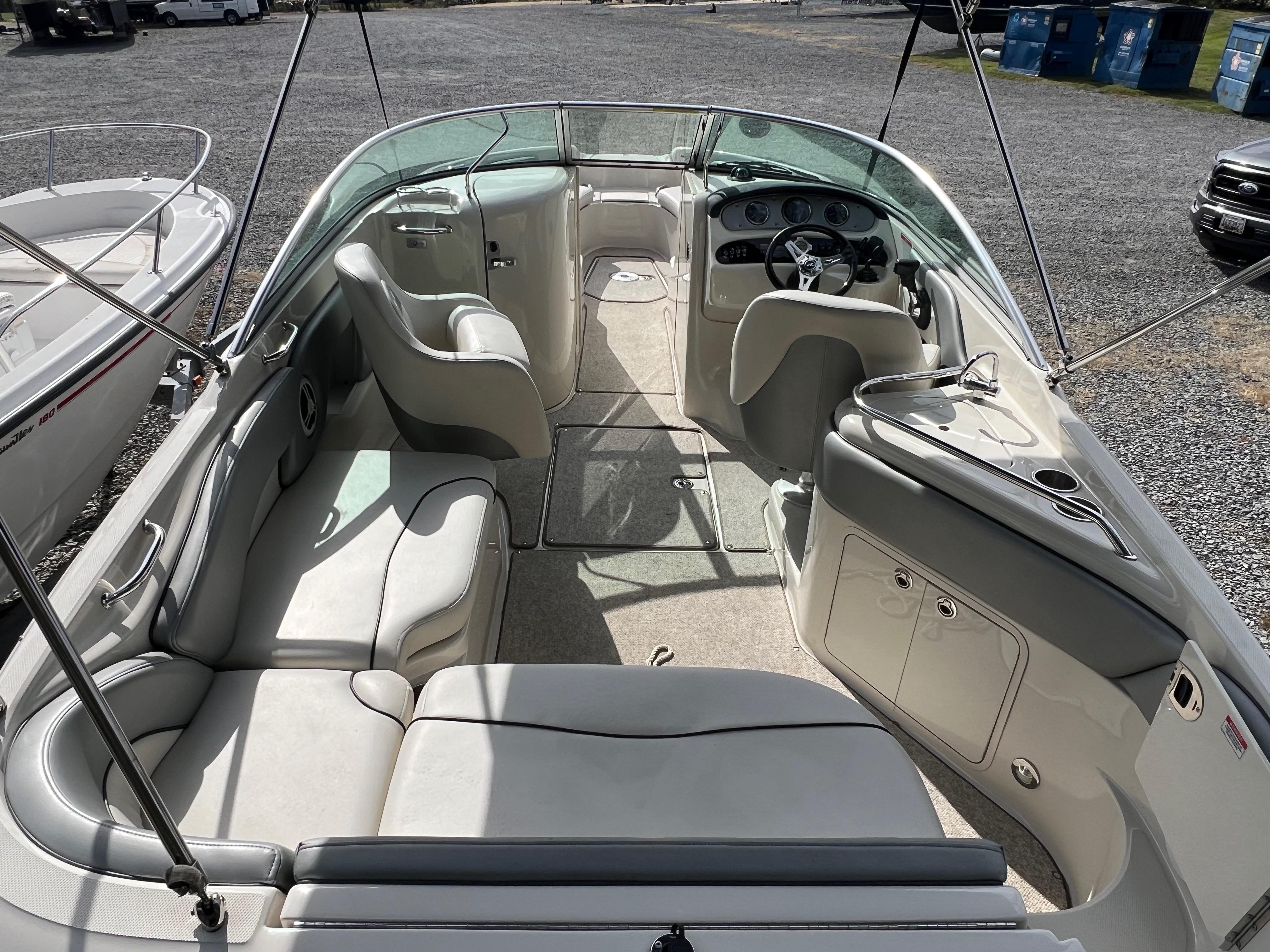 2009 Sea Ray 240 Sundeck