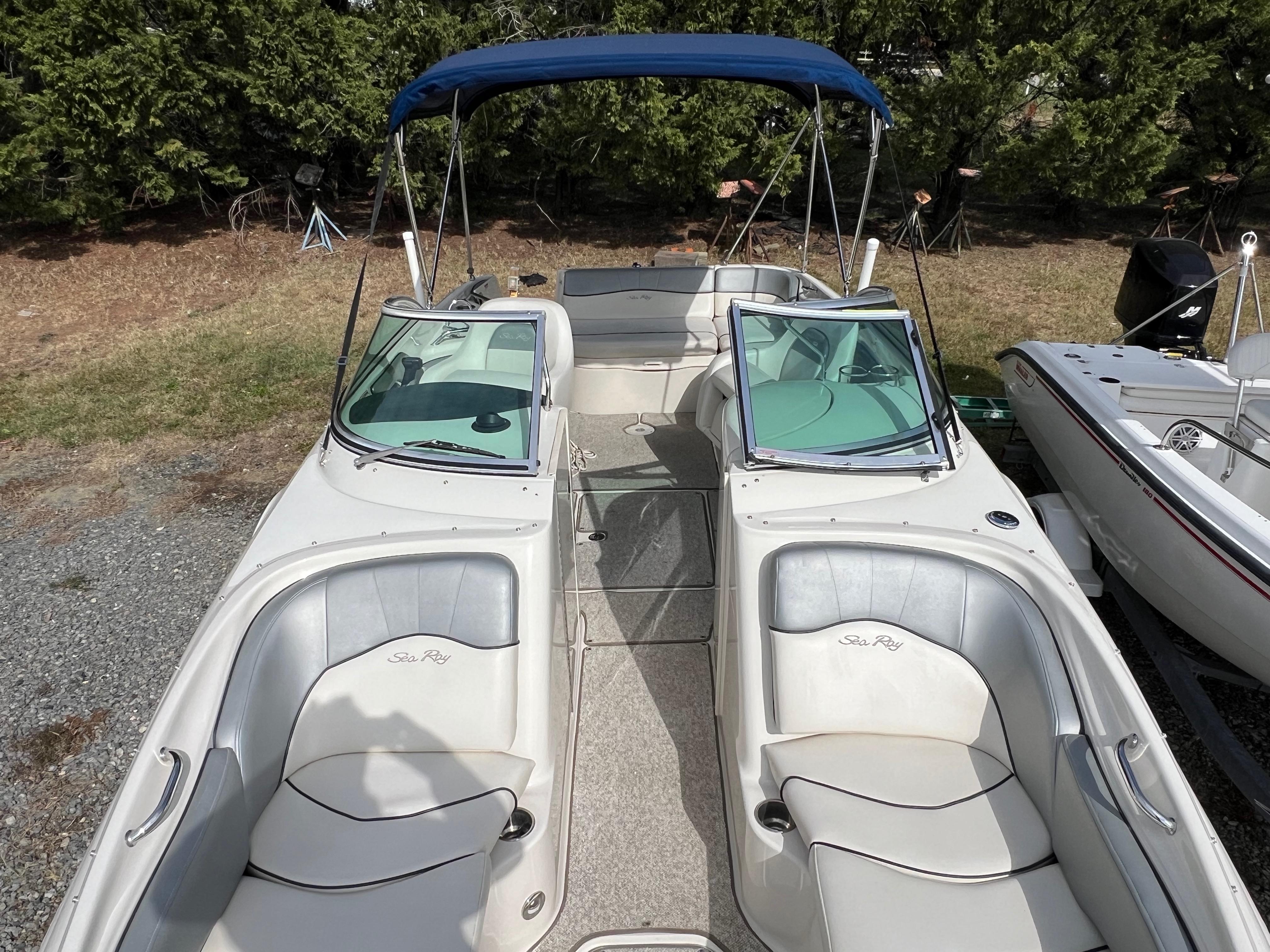 2009 Sea Ray 240 Sundeck