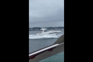 Sea Ray 370 Sundancer video