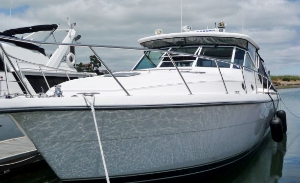 2001 Tiara Yachts 4000 Express with TEAK interior