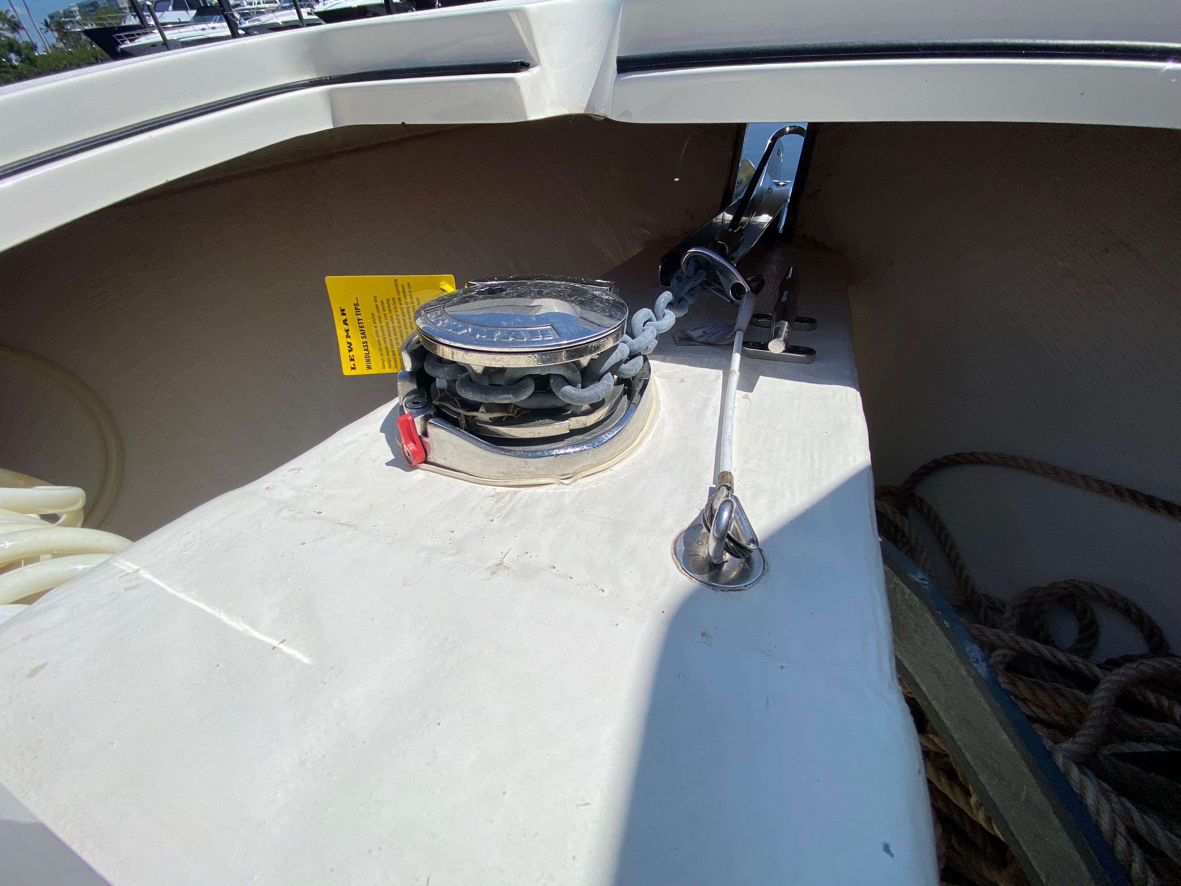 2022-cobia-301-center-console-power-9743577-20250401123851445-1_XLARGE