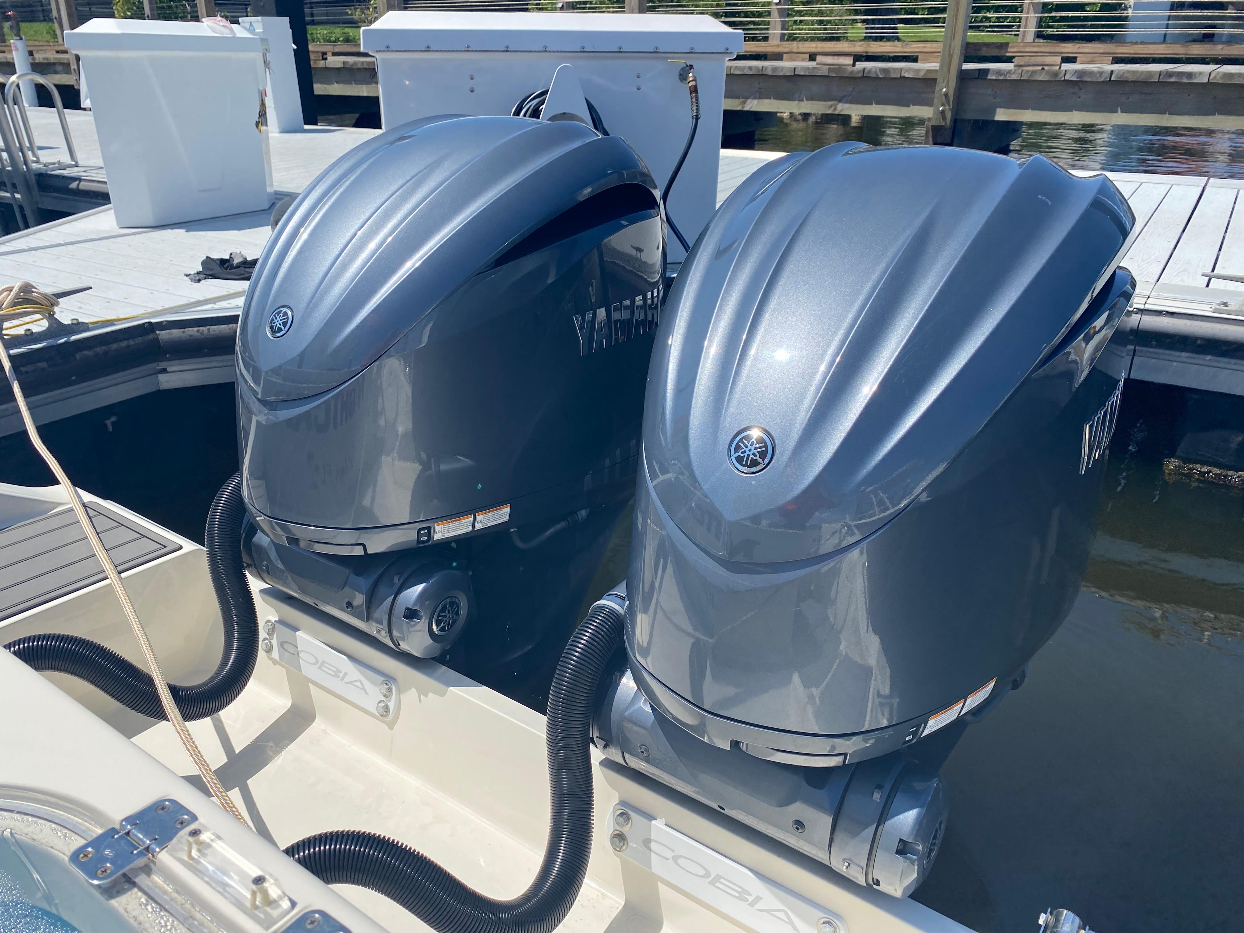 2022-cobia-301-center-console-power-9743577-20250401123937475-1_XLARGE
