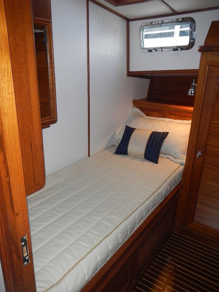 Aft Twin Bunk