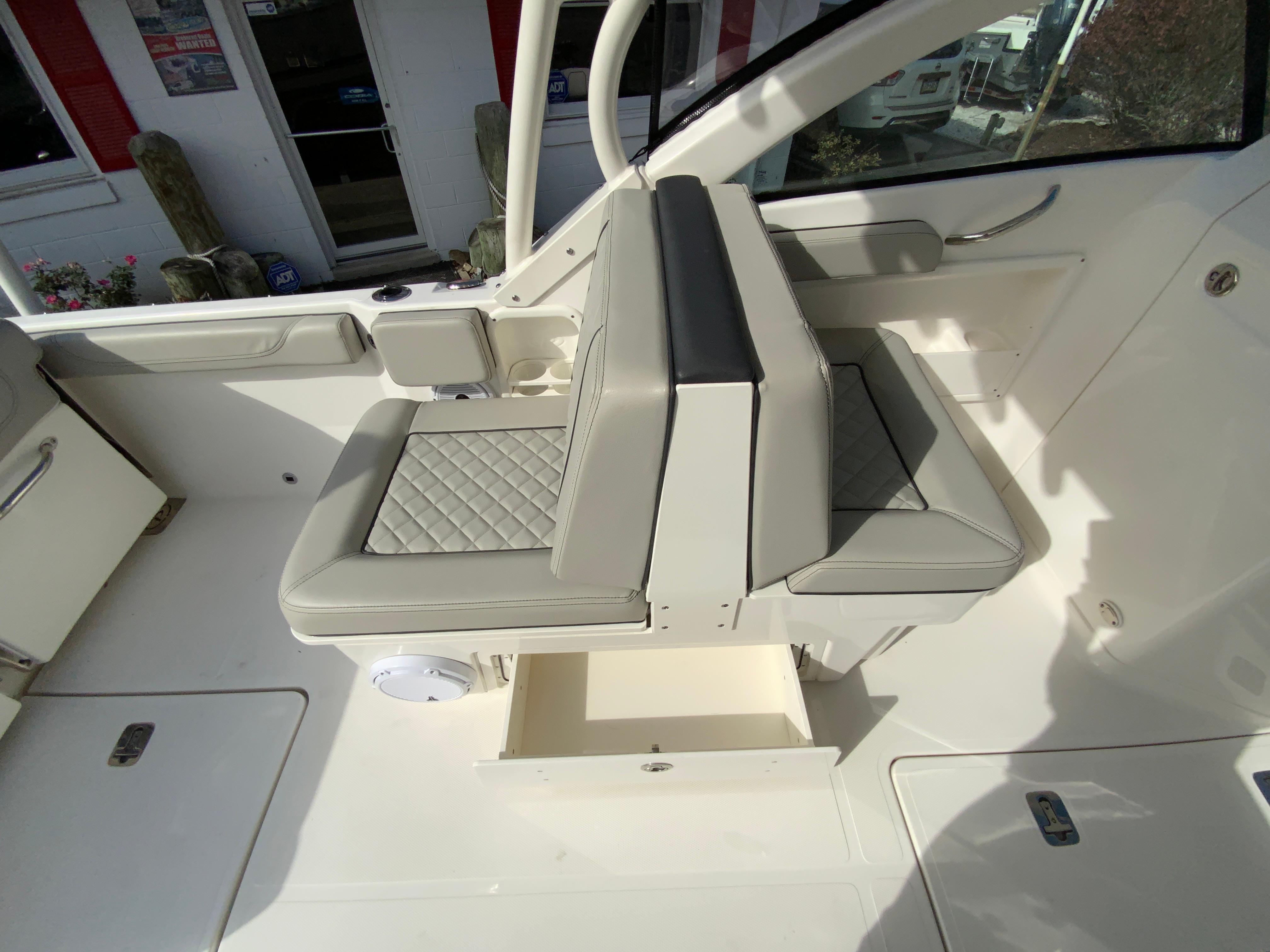 2024 Pursuit DC 246 Dual Console-22