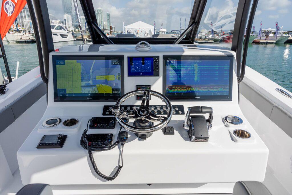 Front Runner-39 CC Custom 2026 -FL-US-2024 Front Runner 39 CC Custom boat dashboard with advanced navigation and control systems.-9053590 | Thumbnail