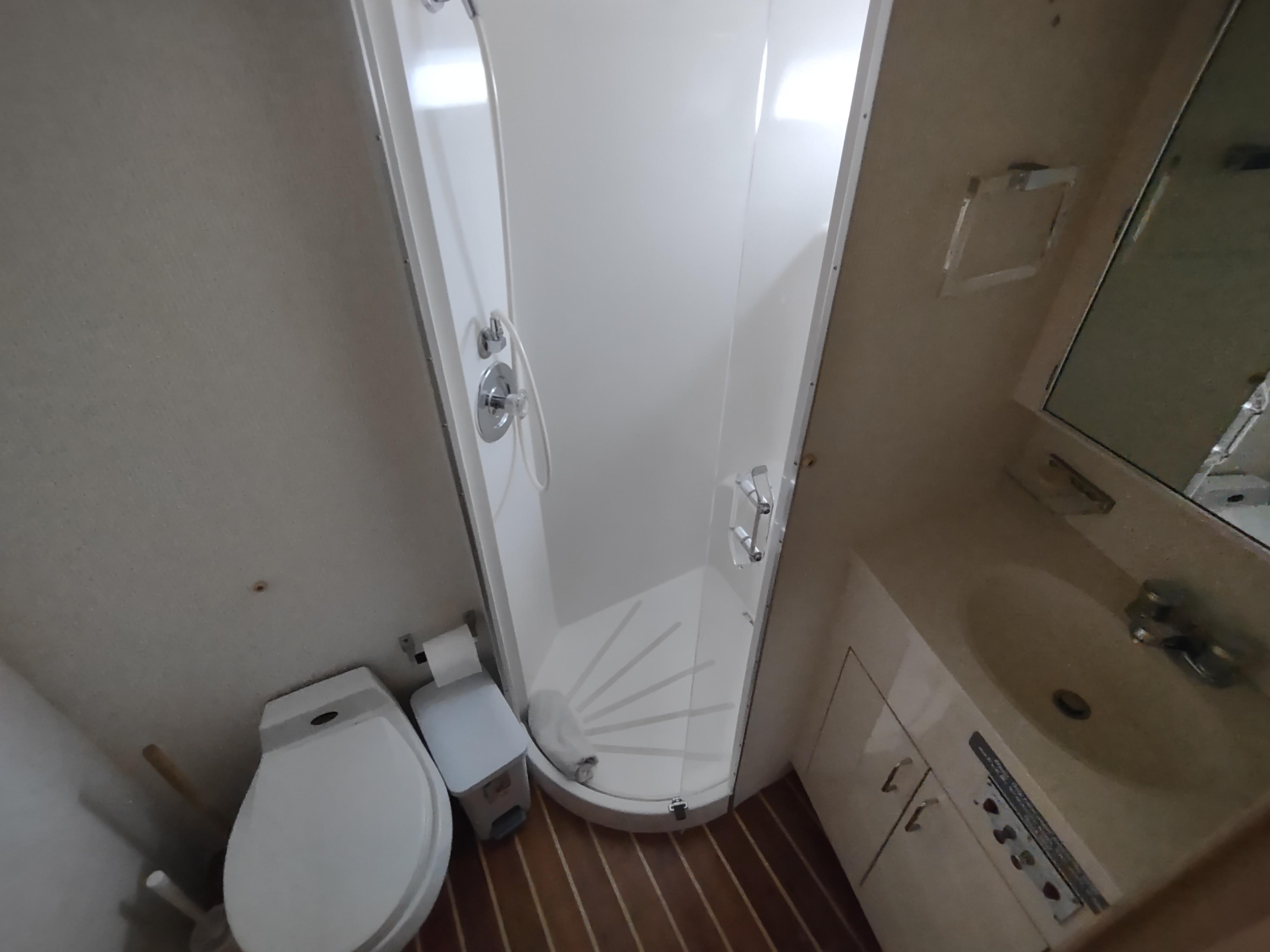Hatteras-52 Cockpit Motor Yacht 1995 -OH-US-9363591 | Thumbnail